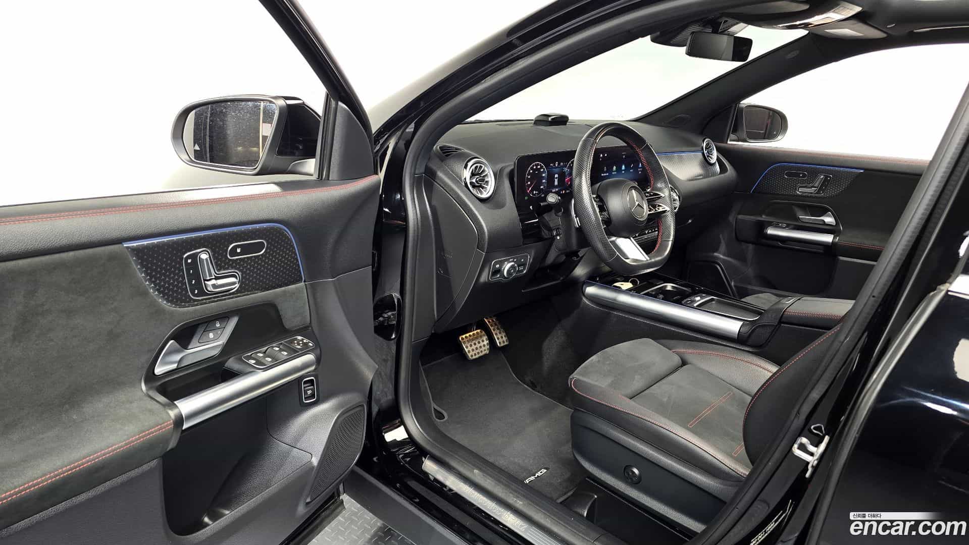 GLA-Class Mercedes-Benz 2024.3-INNER-010