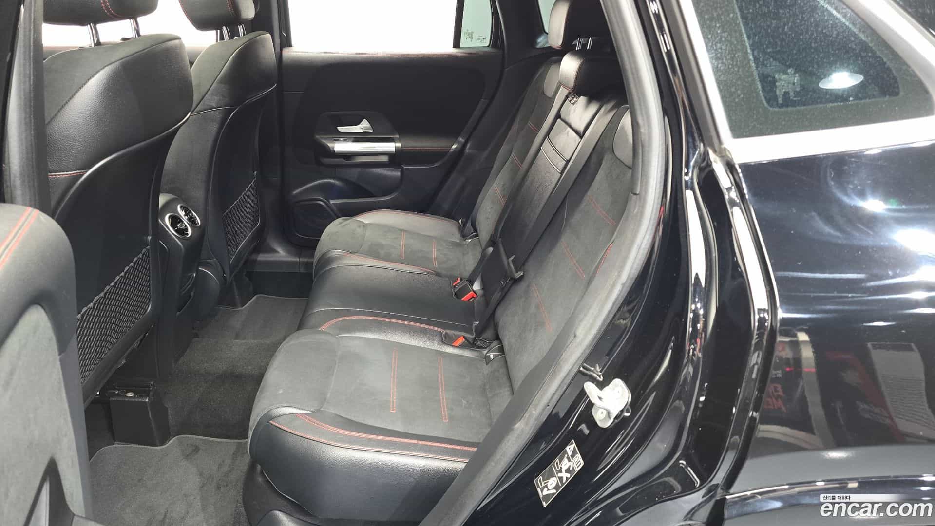 GLA-Class Mercedes-Benz 2024.3-OPTION-015