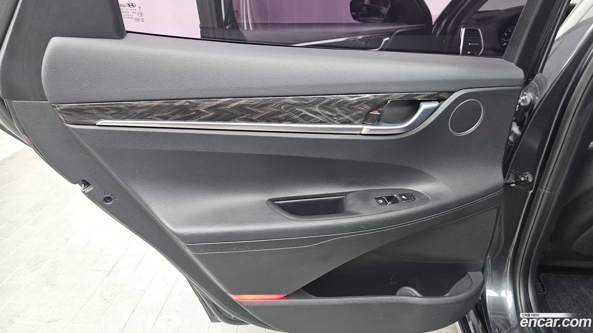 Grandeur Hyundai 2019.9-INNER-035