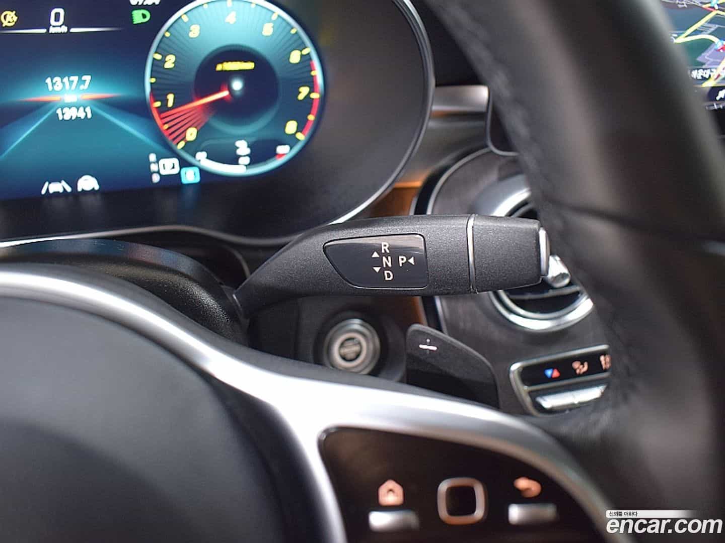 GLC-Class Mercedes-Benz 2022.5-INNER-010