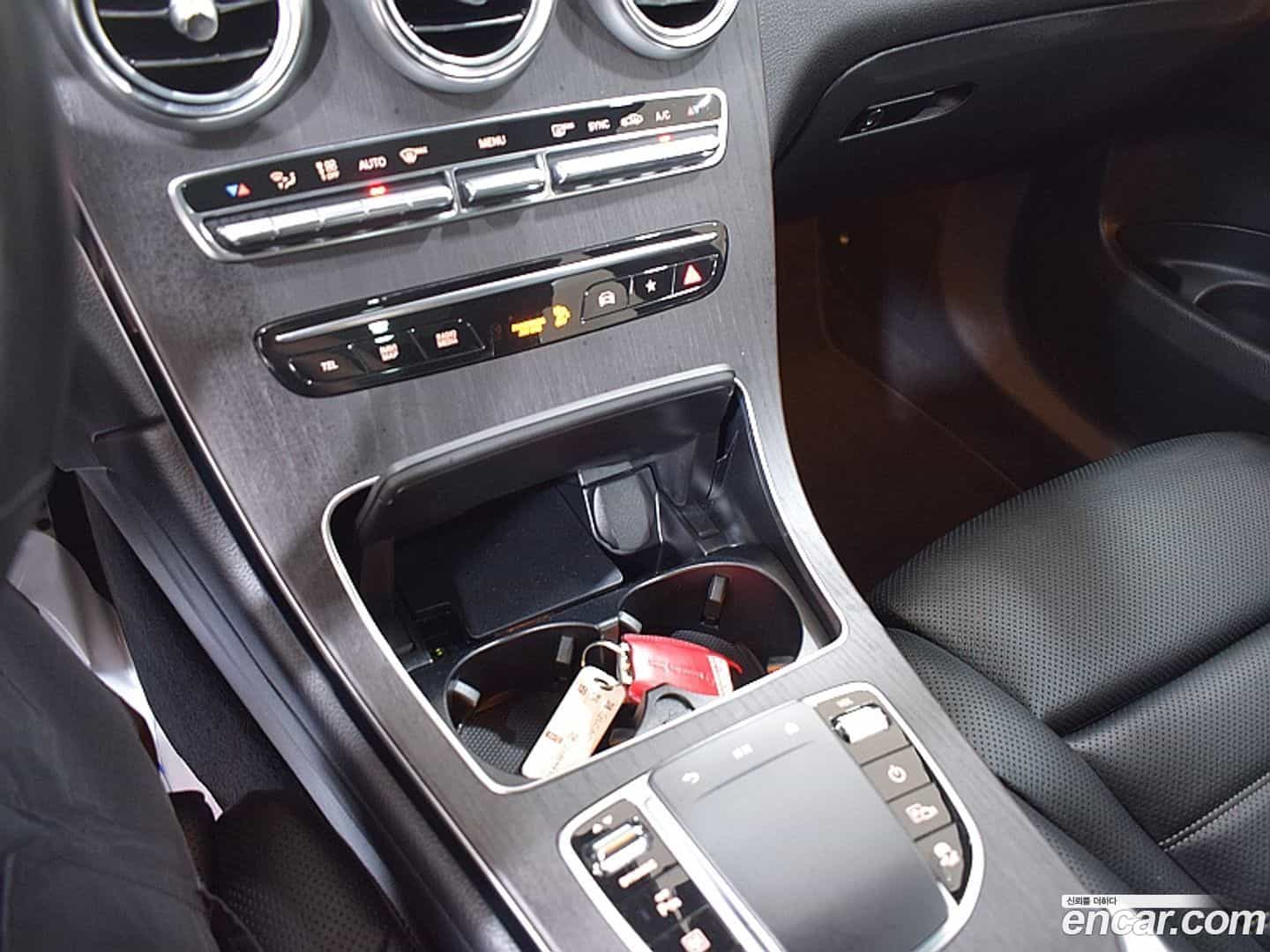 GLC-Class Mercedes-Benz 2022.5-OPTION-016