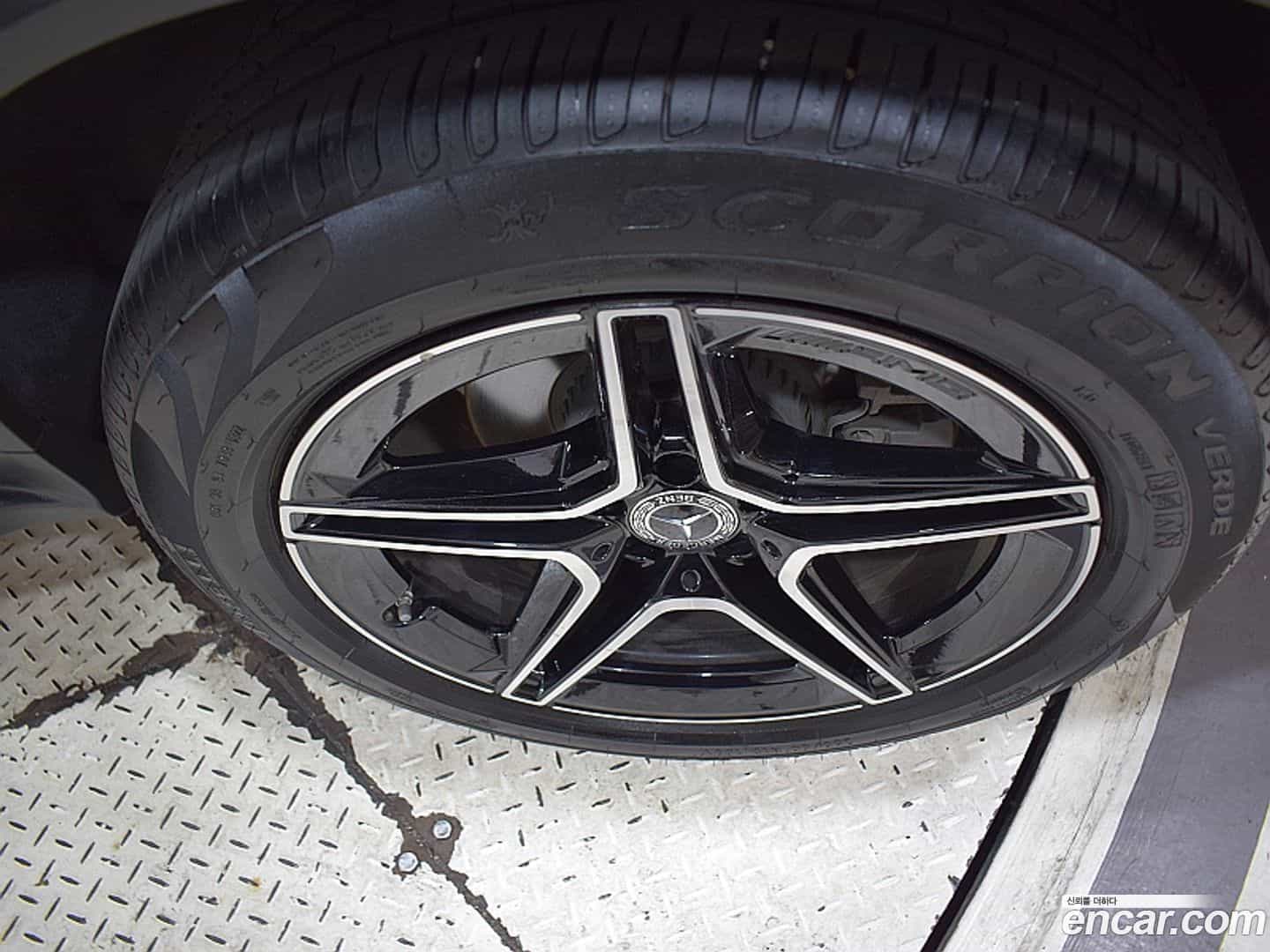 GLC-Class Mercedes-Benz 2022.5-OPTION-023