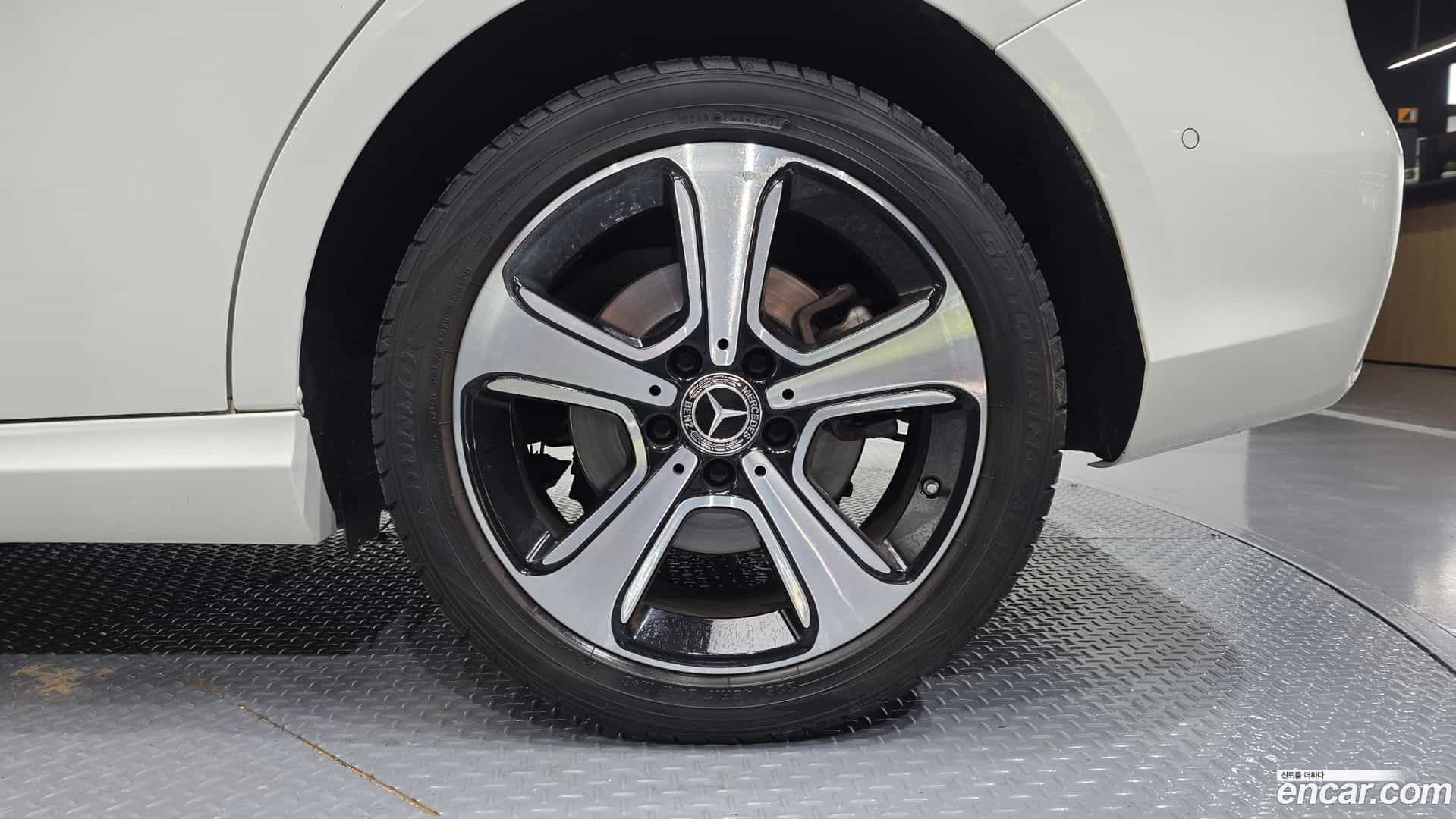 B-Class Mercedes-Benz 2018.2-OUTER-031