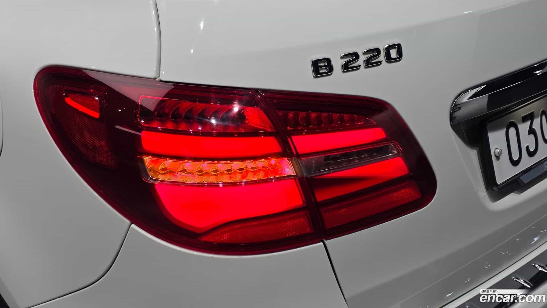 B-Class Mercedes-Benz 2018.2-OUTER-033