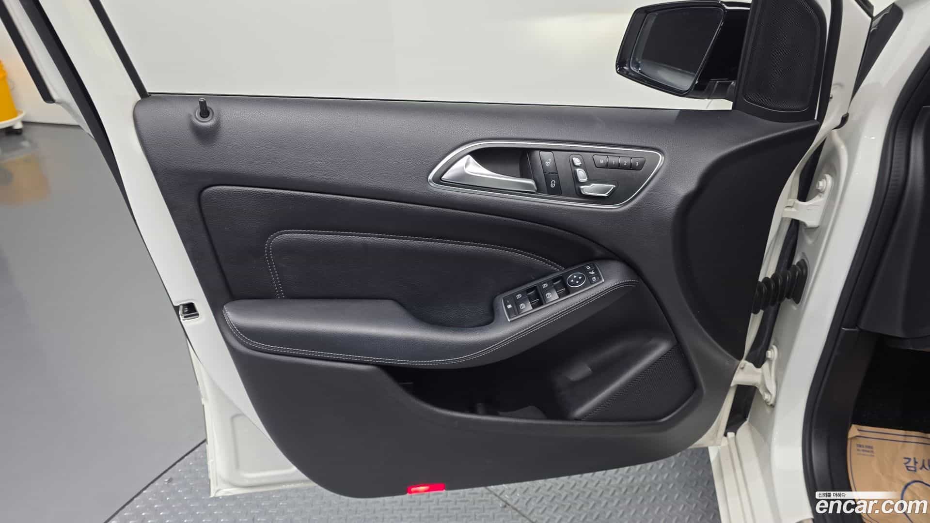 B-Class Mercedes-Benz 2018.2-INNER-034