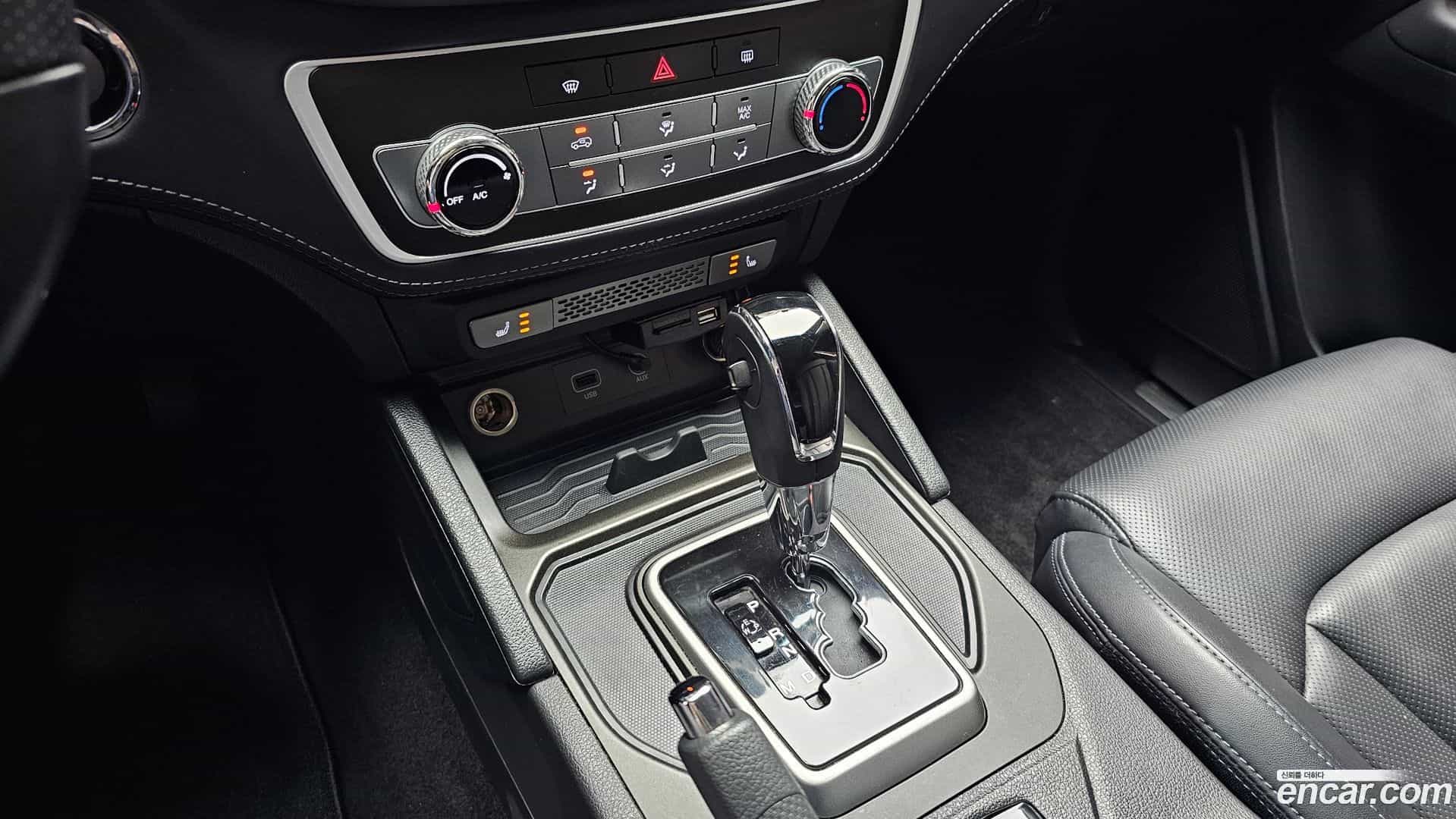 Rexton KG Mobility 2018.10-INNER-009