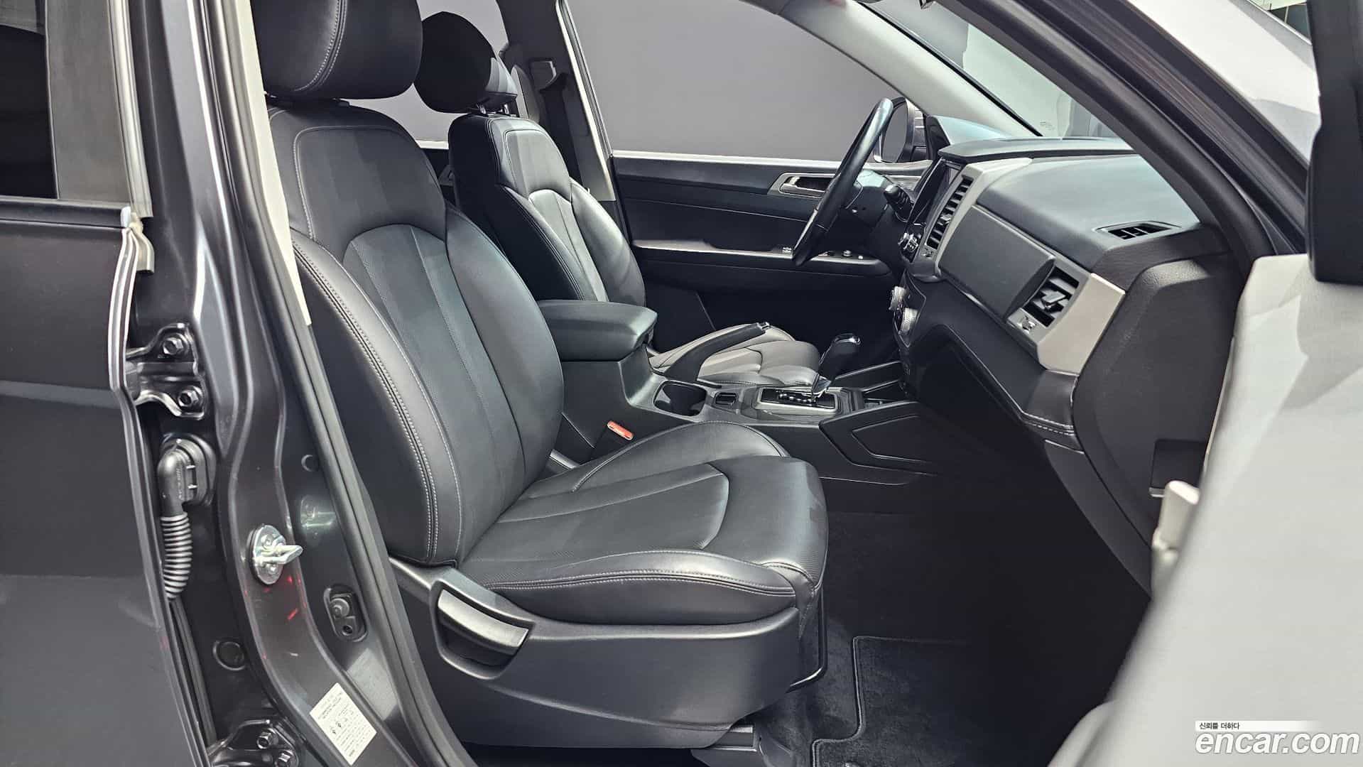 Rexton KG Mobility 2018.10-INNER-036
