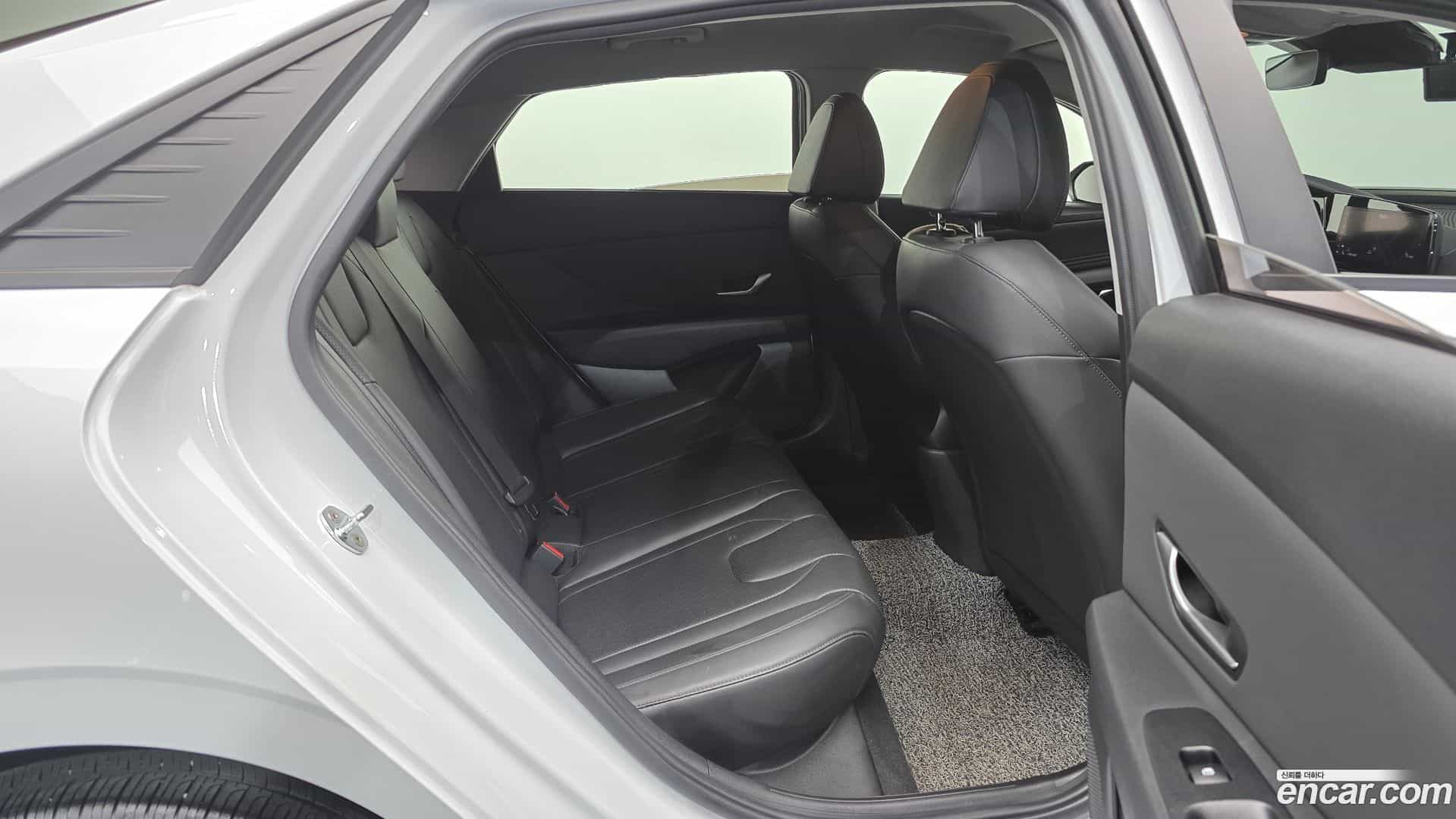 AVANTE Hyundai 2020.5-OPTION-015