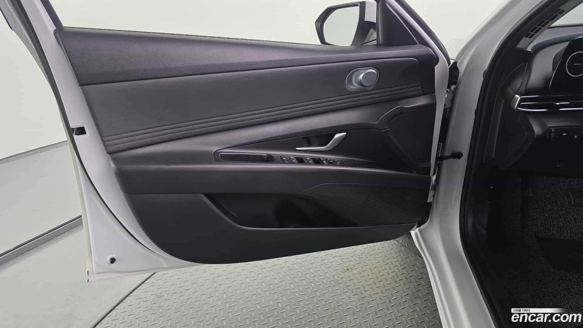 AVANTE Hyundai 2020.5-INNER-034
