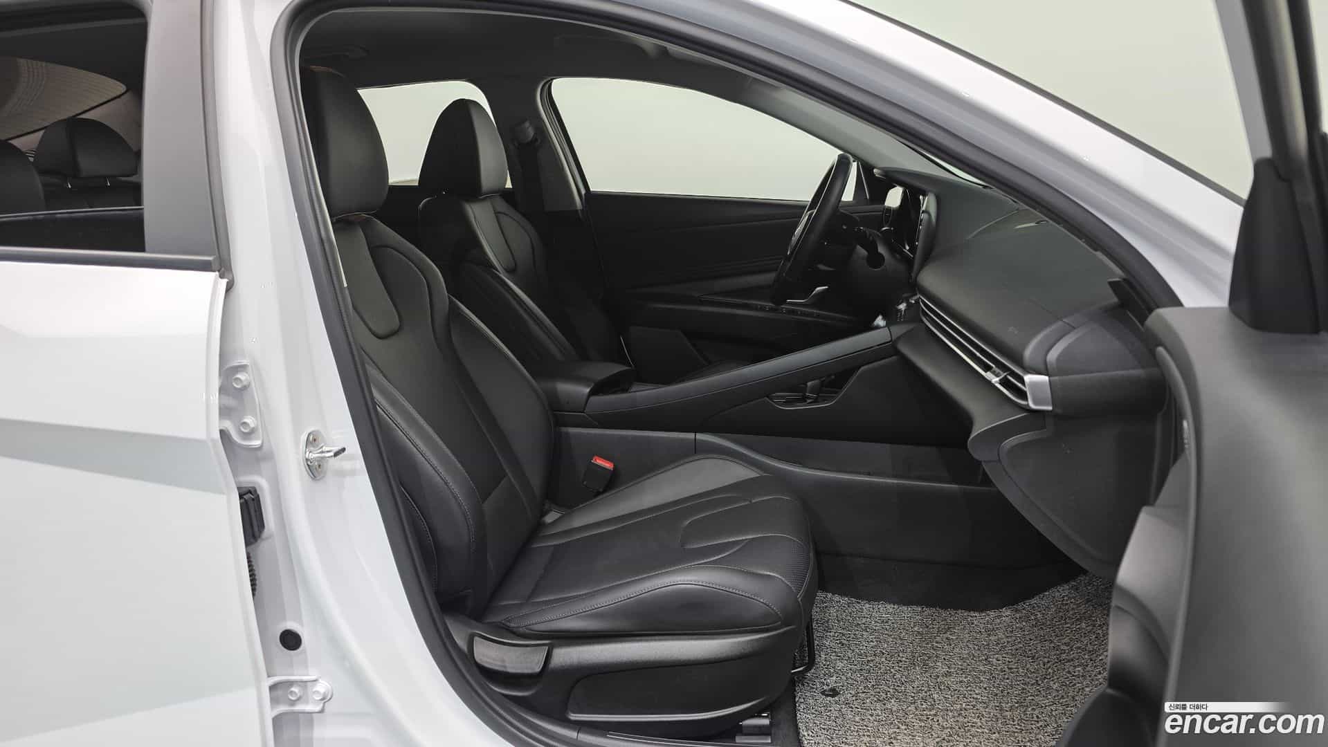 AVANTE Hyundai 2020.5-INNER-036