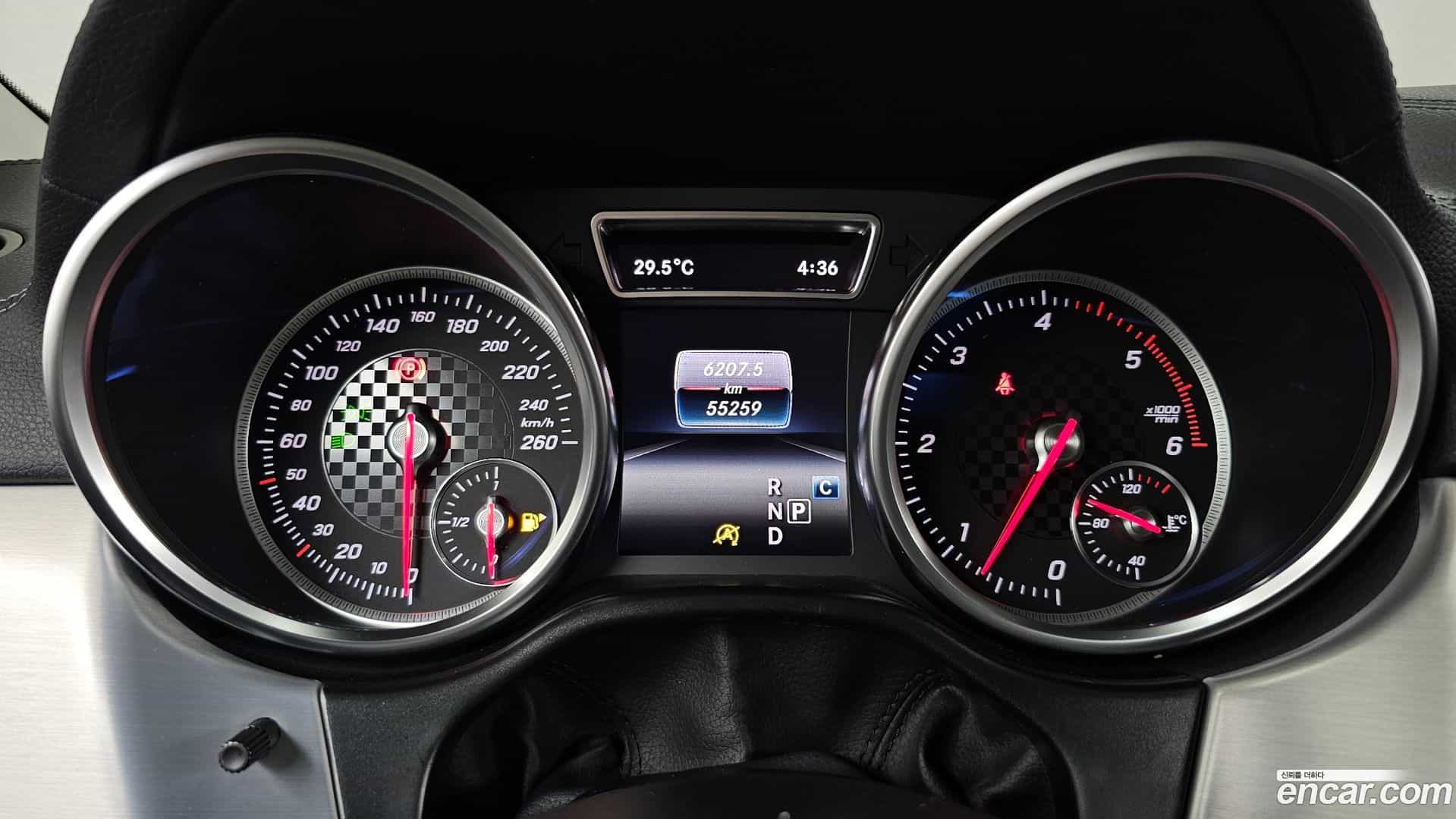 GLE-Class Mercedes-Benz 2017.8-INNER-008