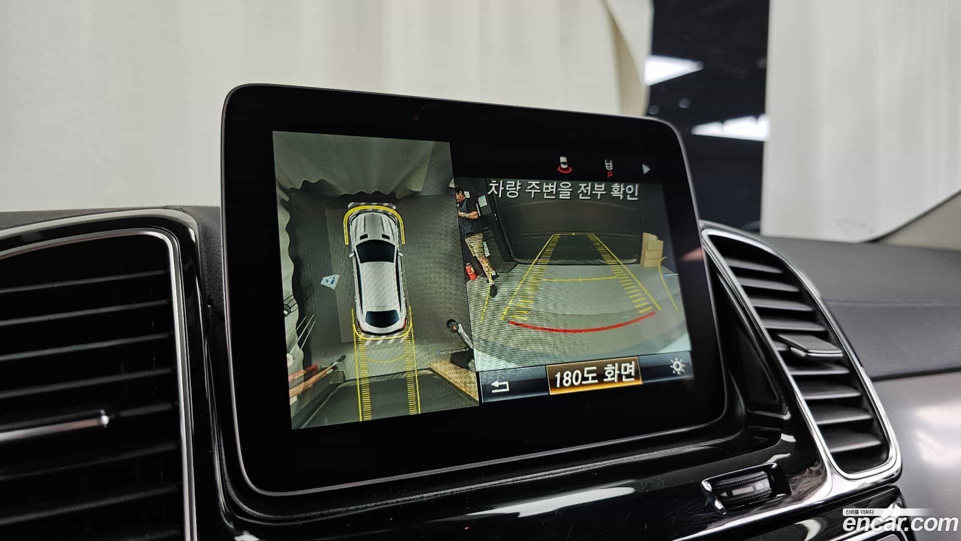 GLE-Class Mercedes-Benz 2017.8-OPTION-019