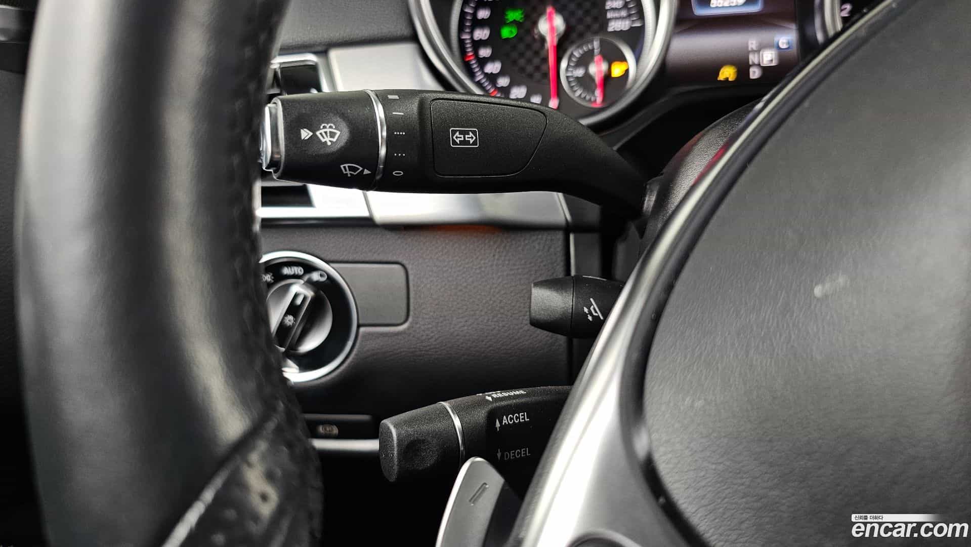 GLE-Class Mercedes-Benz 2017.8-OPTION-048