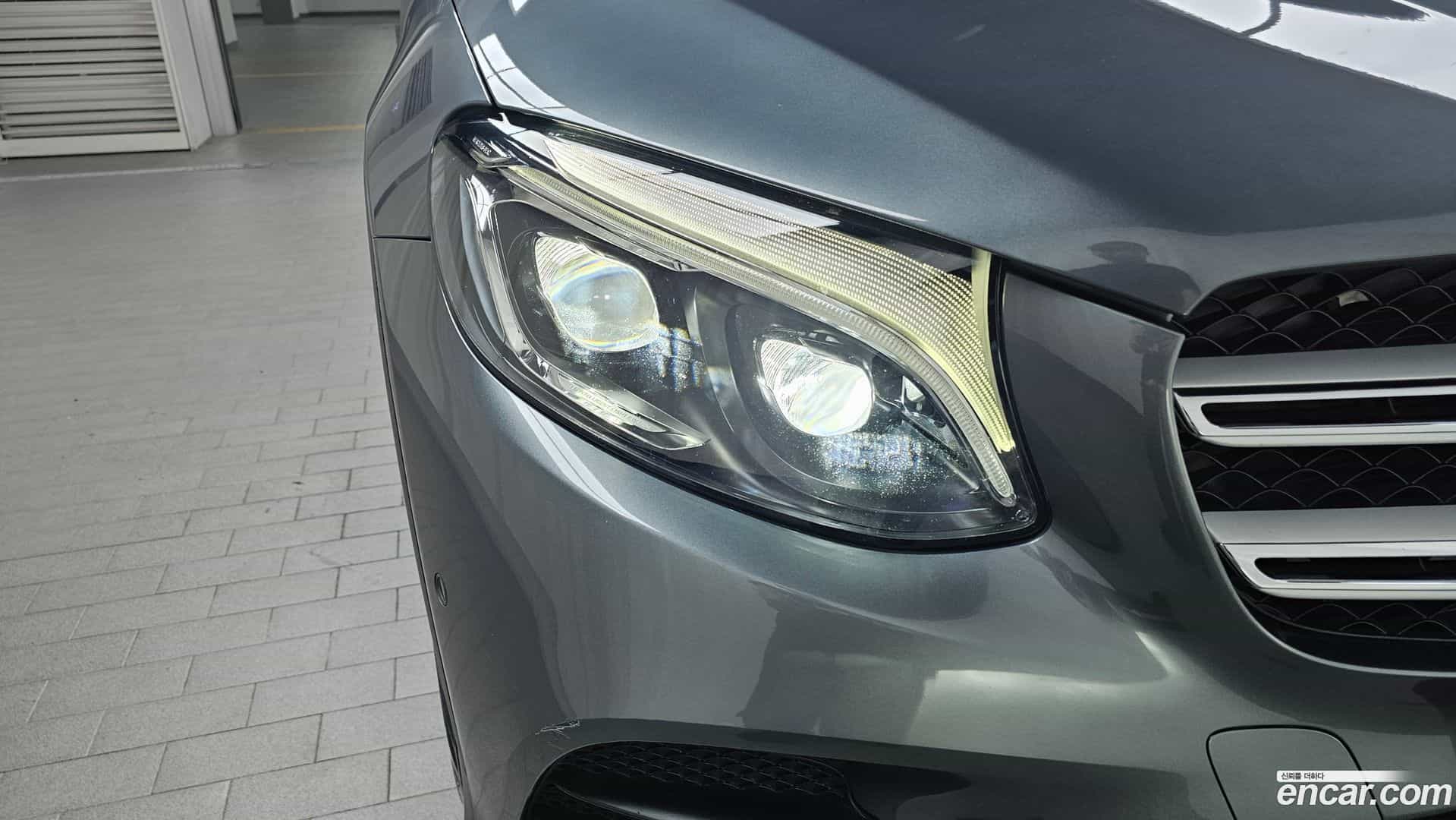 GLC-Class Mercedes-Benz 2018.6-OUTER-032