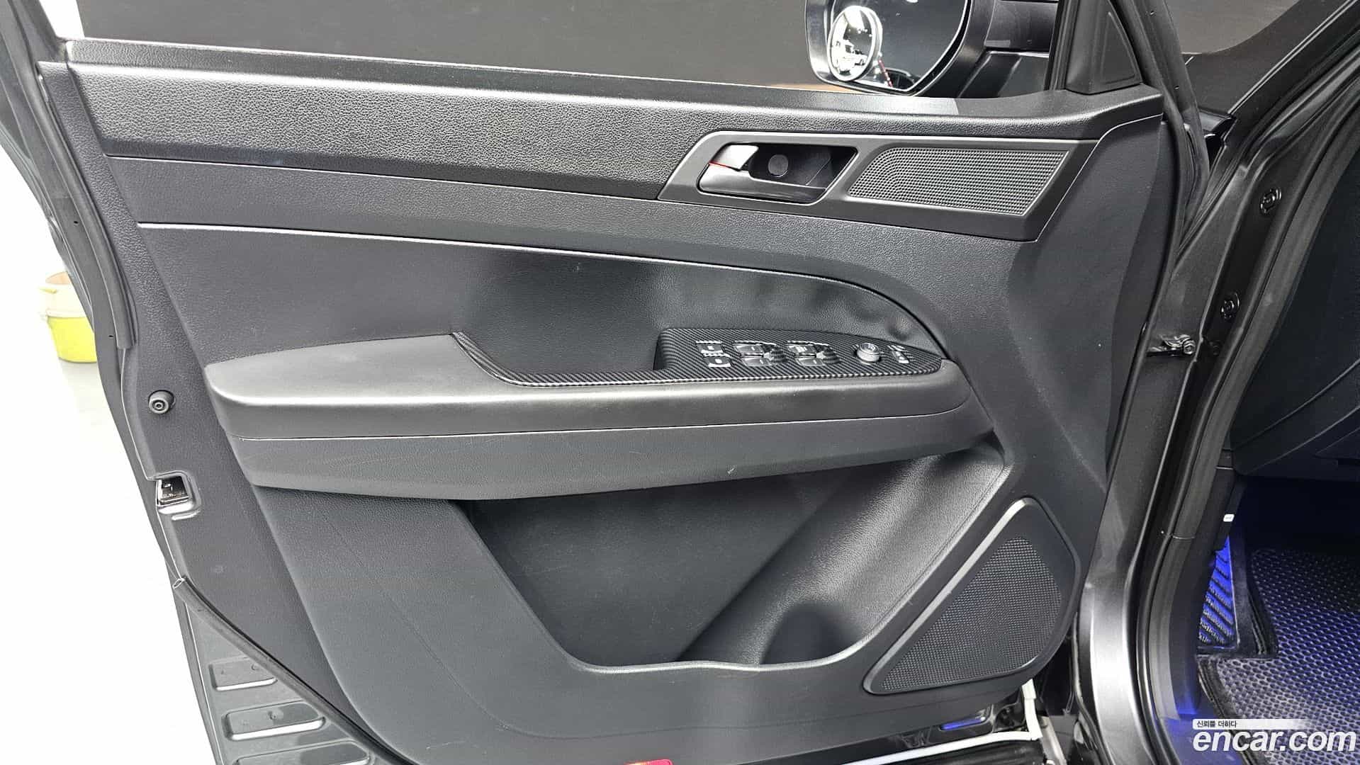 Rexton KG Mobility 2023.2-INNER-034