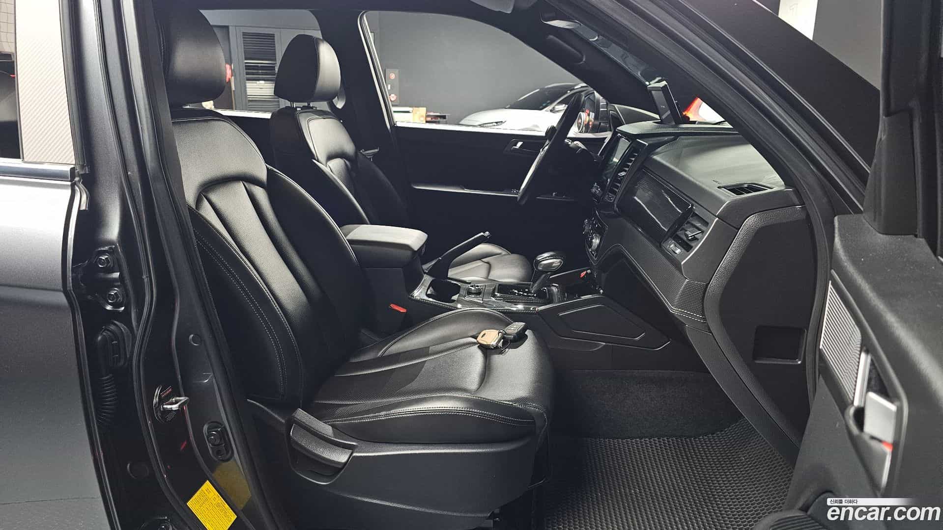 Rexton KG Mobility 2023.2-INNER-036
