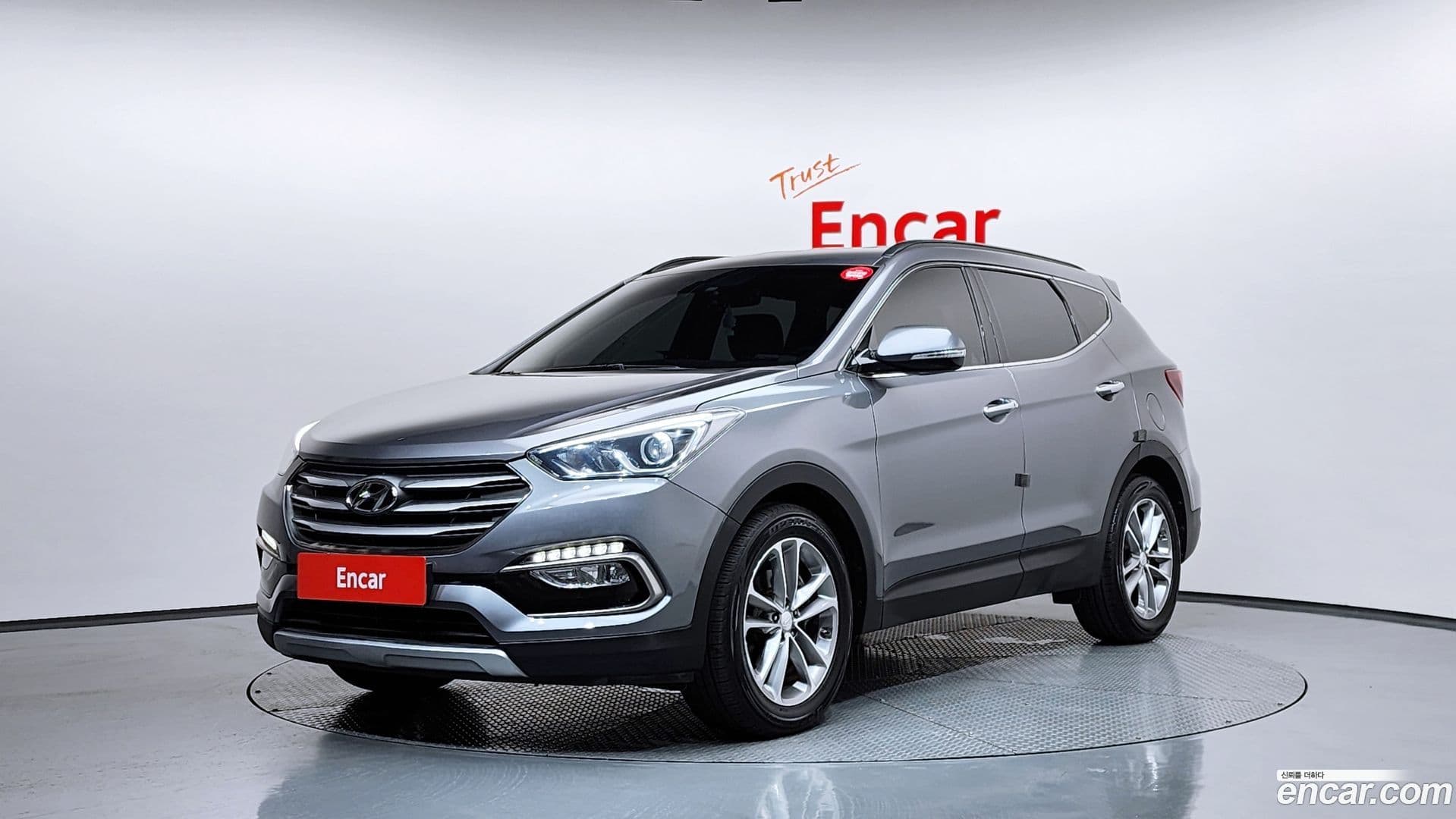 Main__Slider__Photo:Santafe Hyundai 2016.11-0