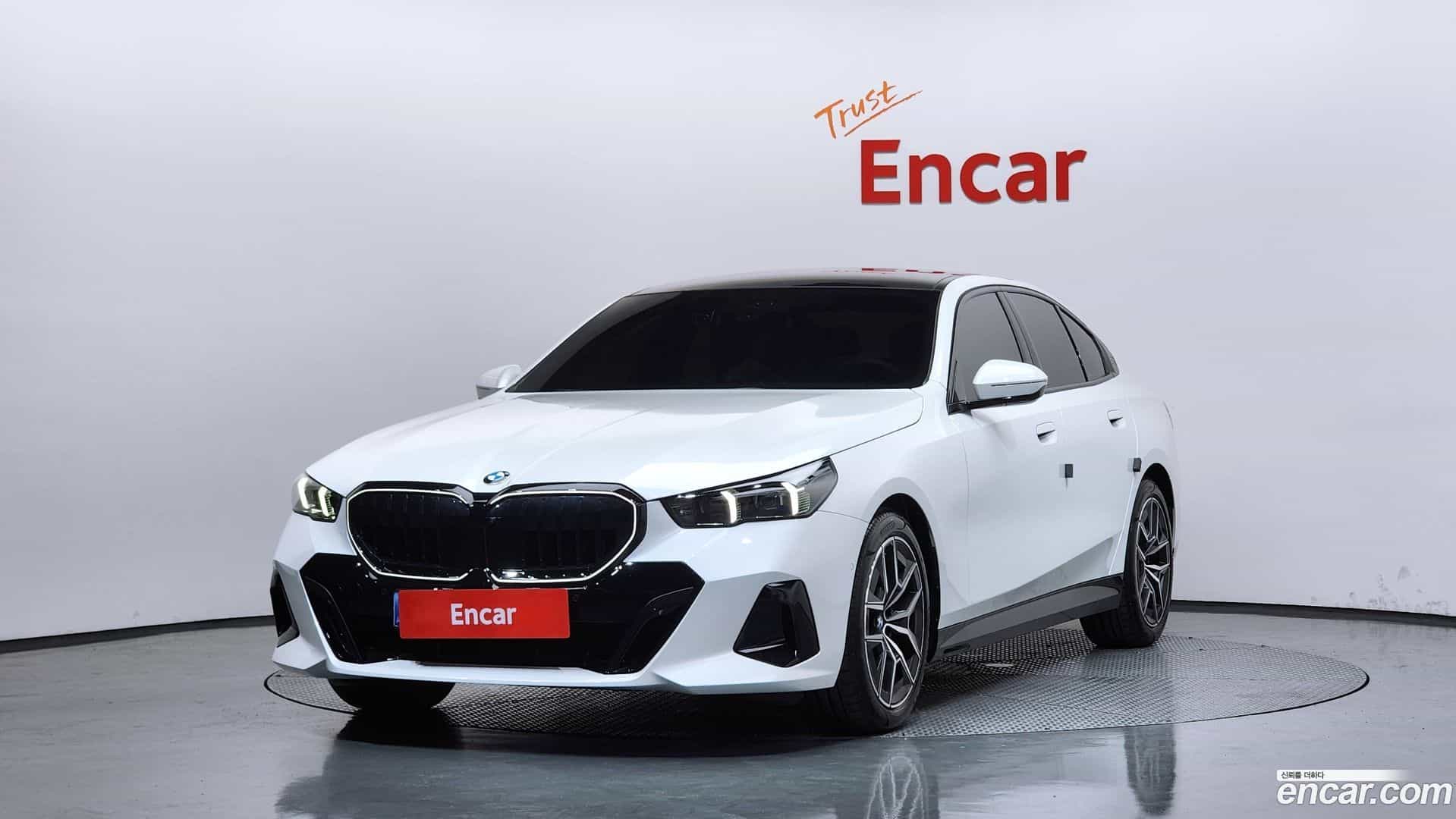 5-Series BMW 2025.10-OUTER-001