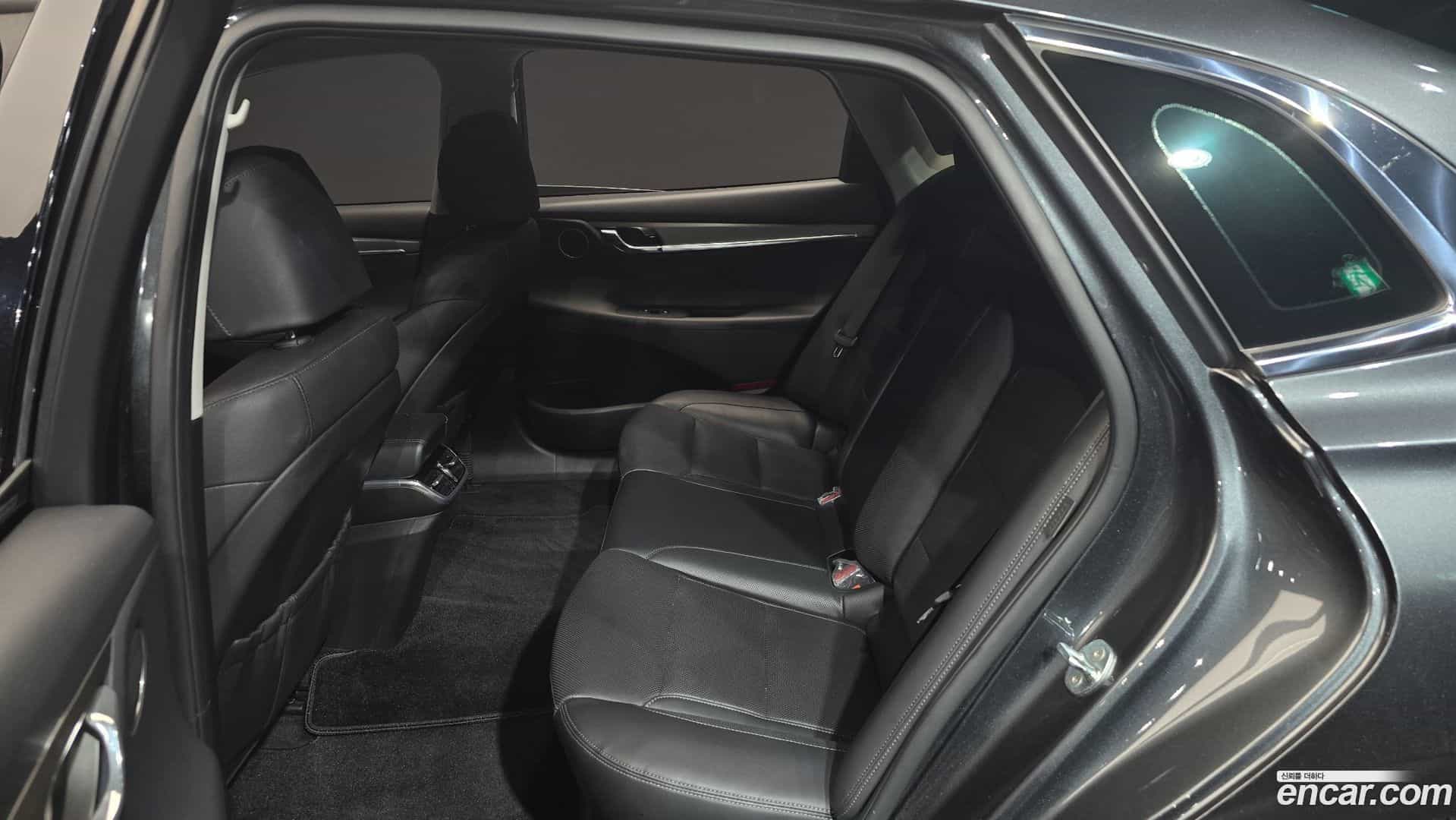 Grandeur Hyundai 2022.5-OPTION-015