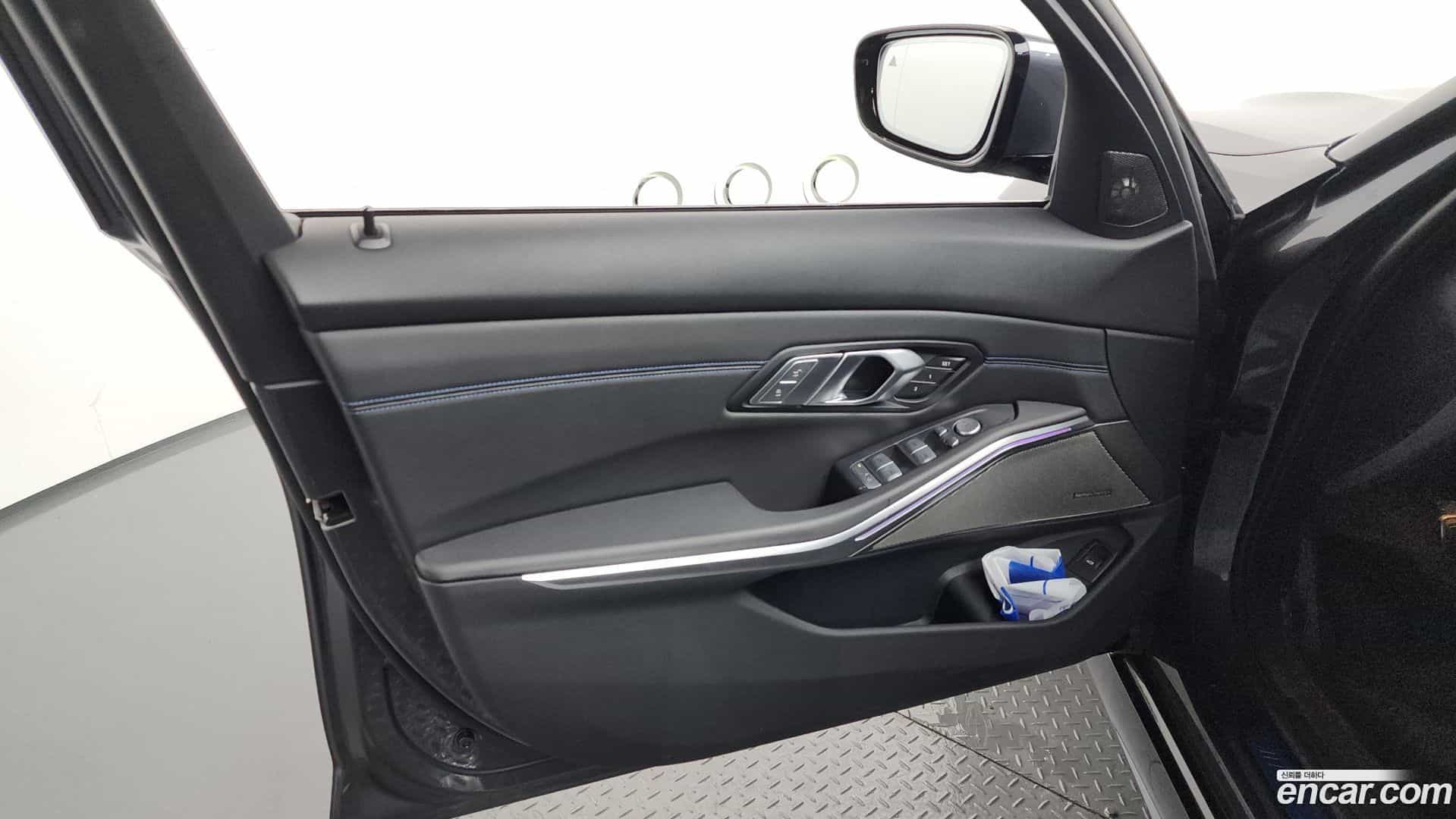 3-Series BMW 2021.4-INNER-034