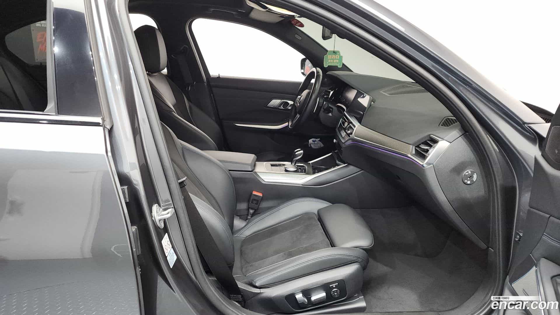 3-Series BMW 2021.4-INNER-036
