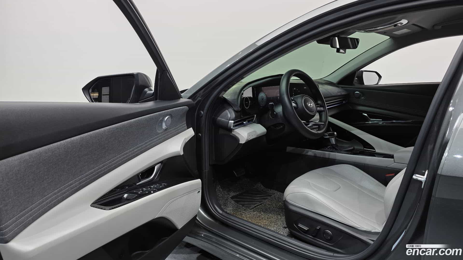 AVANTE Hyundai 2022.10-INNER-010