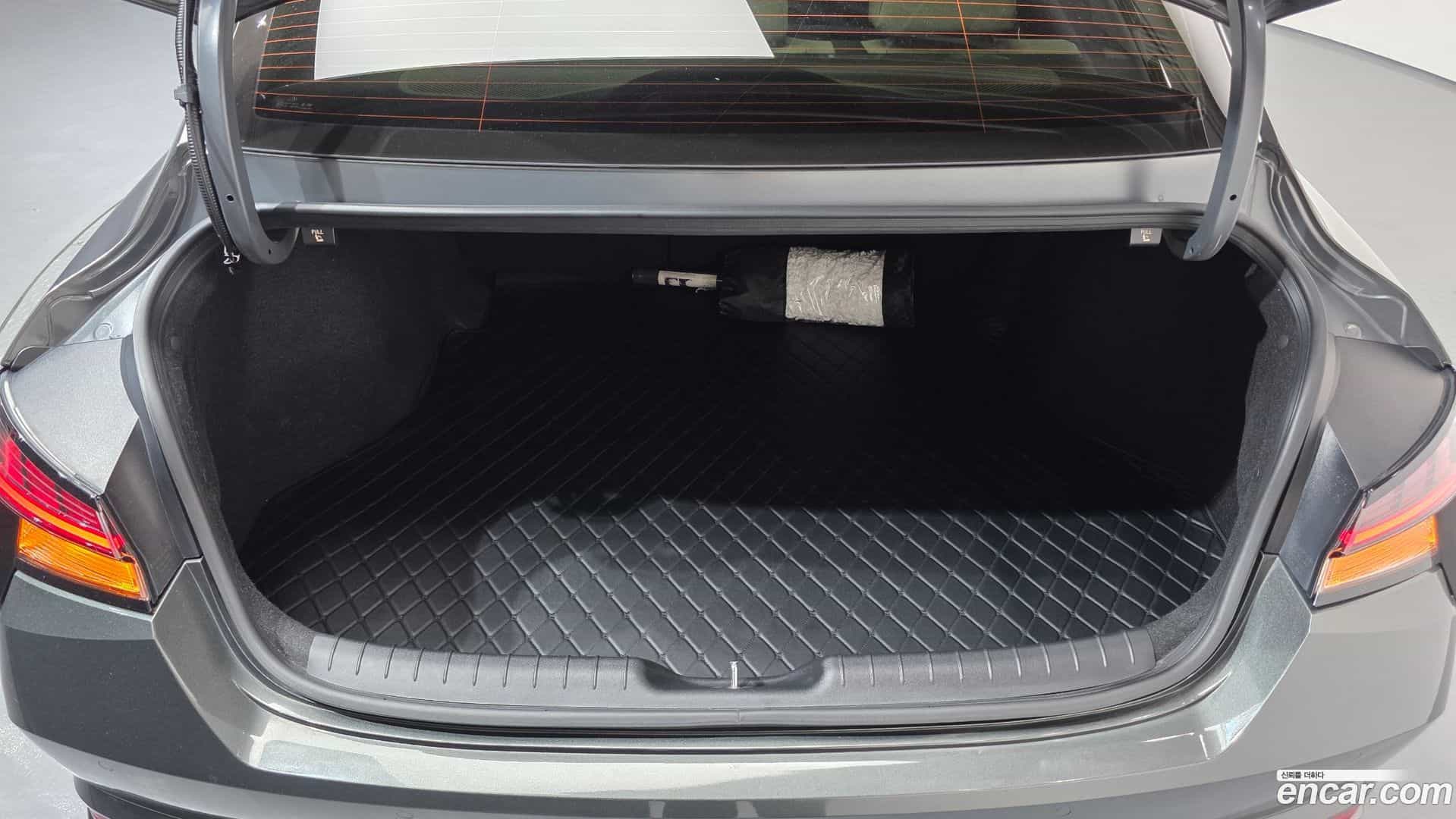 AVANTE Hyundai 2022.10-OPTION-020