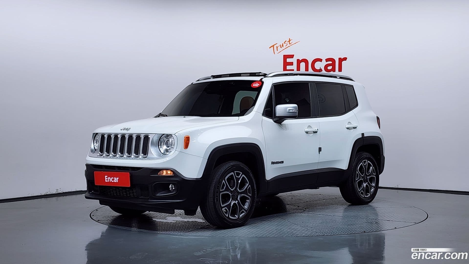 Main__Slider__Photo:Renegade Jeep 2018.11-0