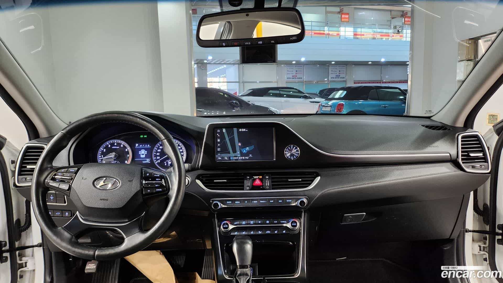 Grandeur Hyundai 2018.10-INNER-007