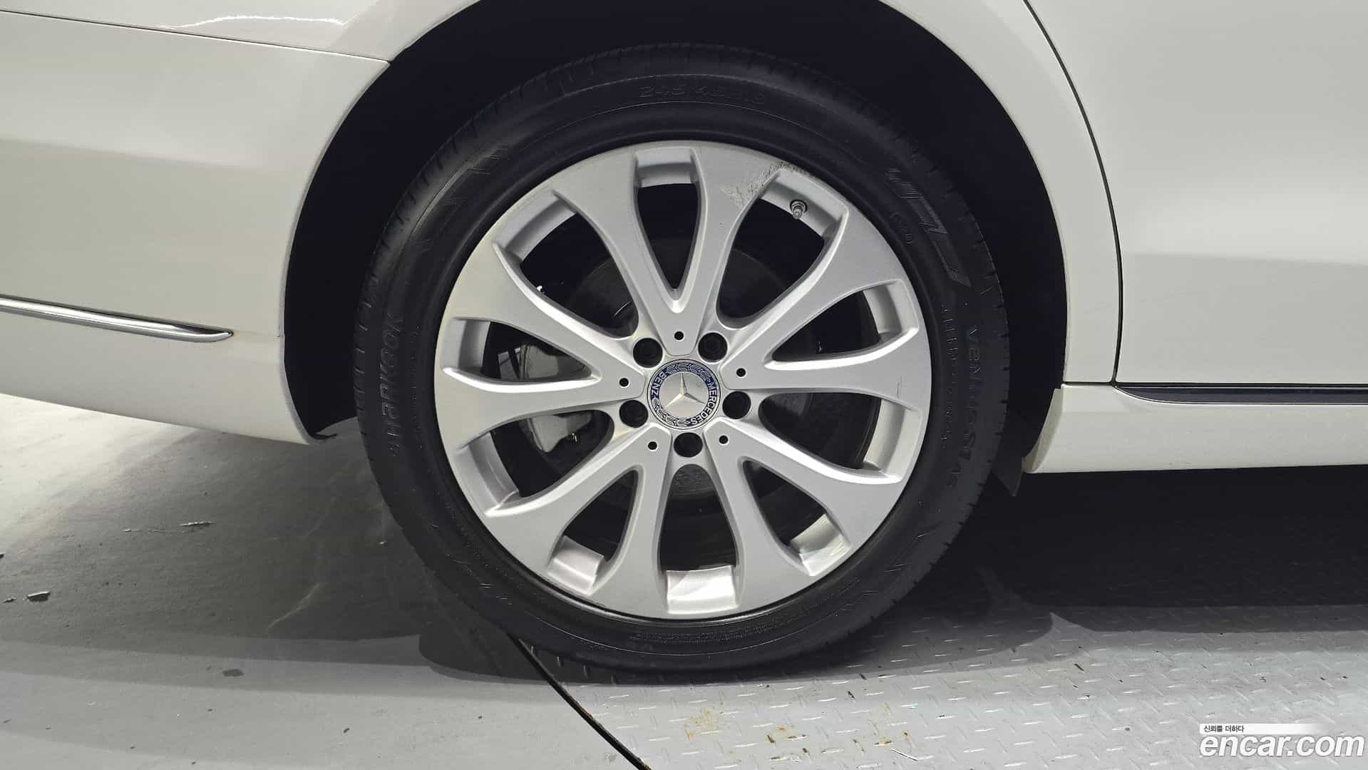 E-Class Mercedes-Benz 2016.9-OUTER-005