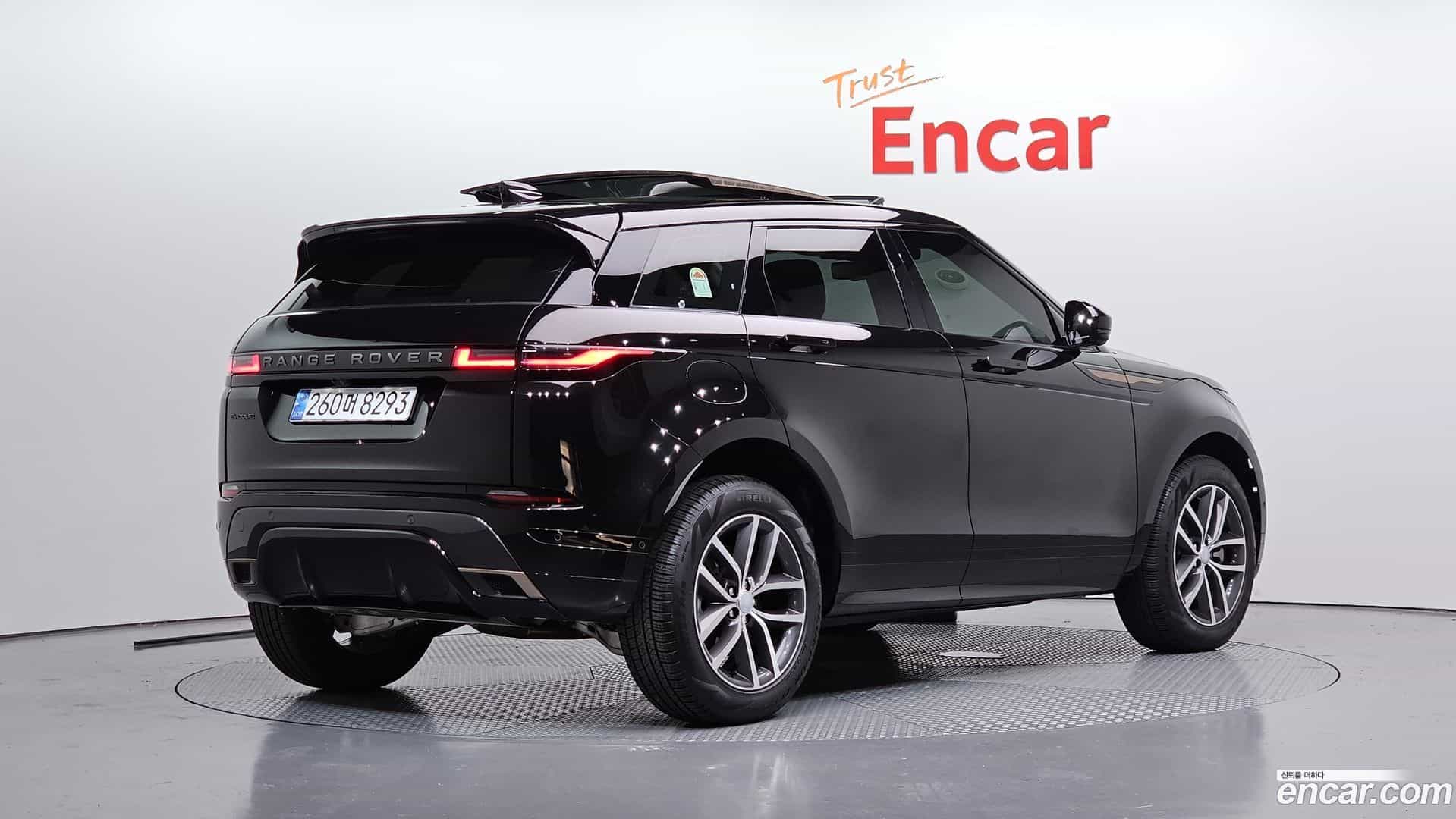 Range Rover Evoque Land Rover 2025.2-OUTER-002