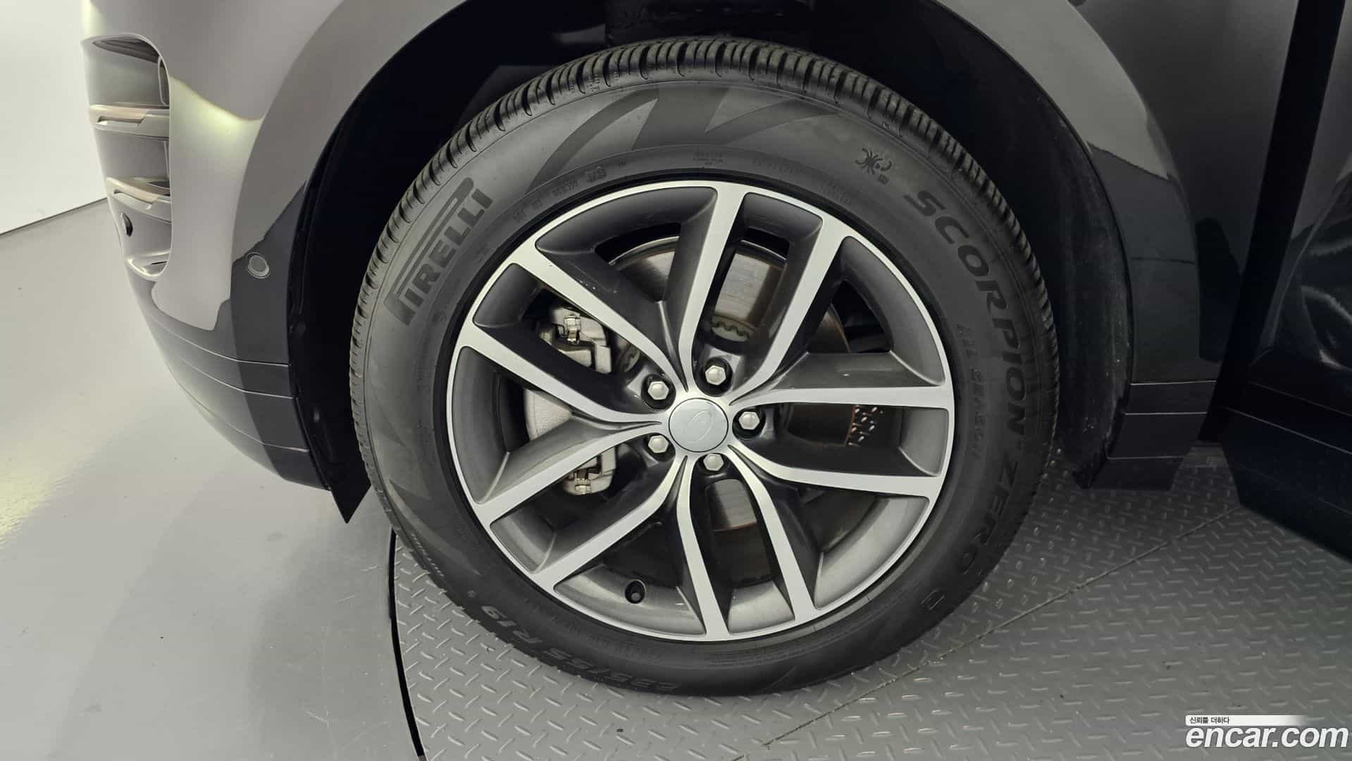 Range Rover Evoque Land Rover 2025.2-OUTER-005