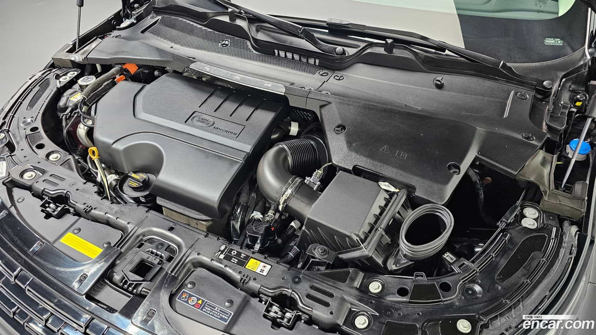 Range Rover Evoque Land Rover 2025.2-OUTER-006