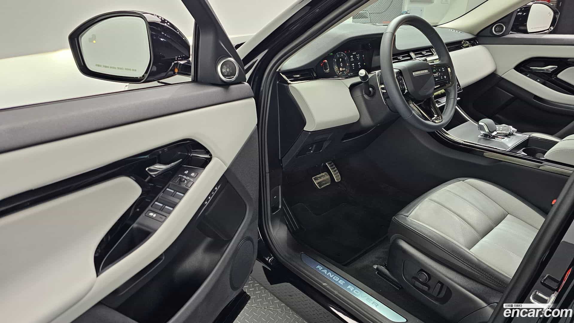 Range Rover Evoque Land Rover 2025.2-INNER-010