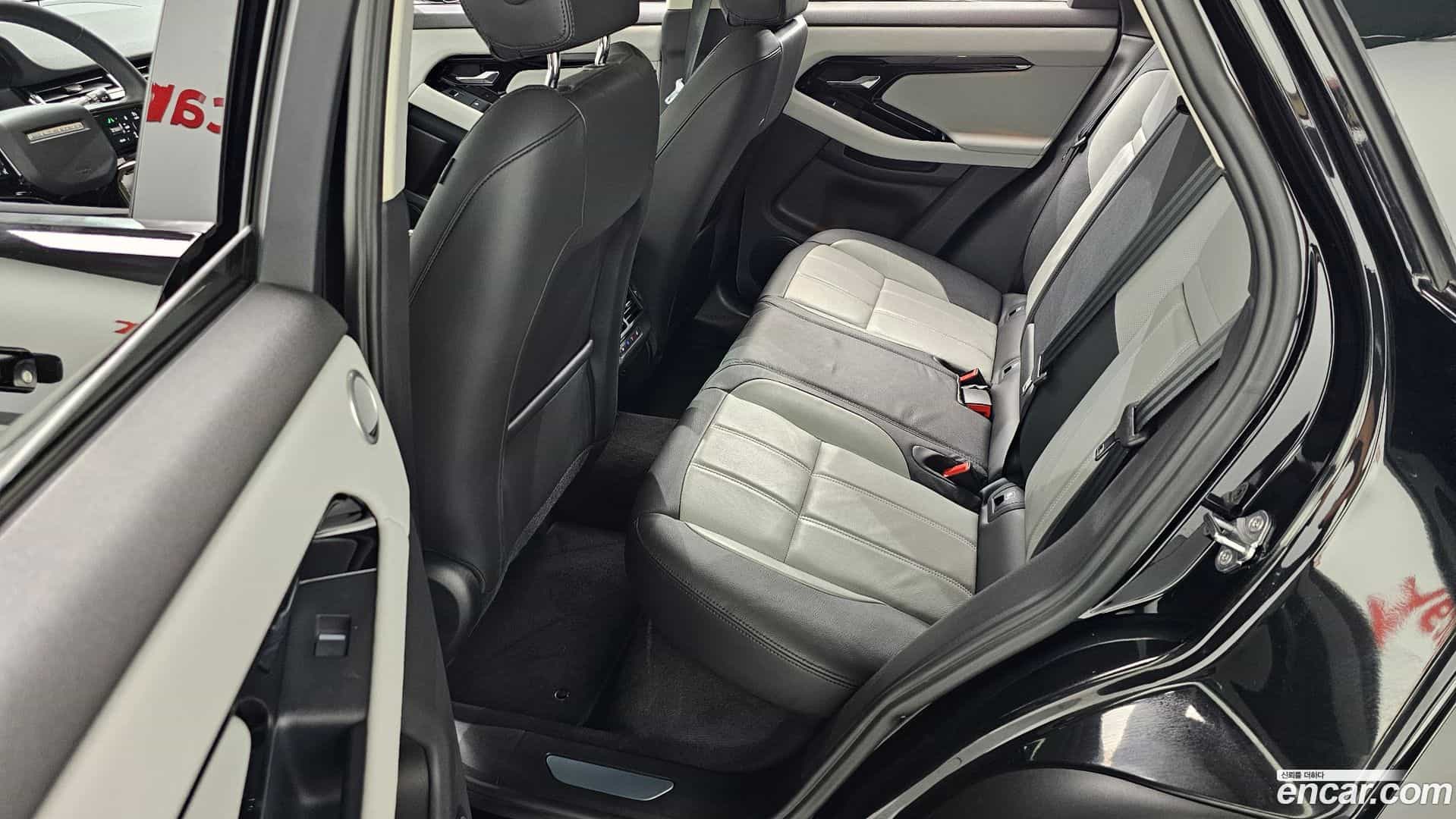 Range Rover Evoque Land Rover 2025.2-OPTION-016