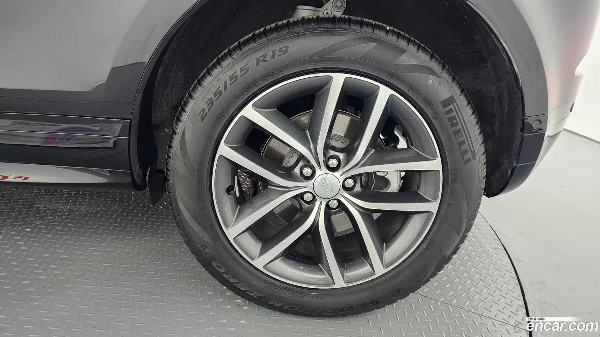 Range Rover Evoque Land Rover 2025.2-OUTER-031
