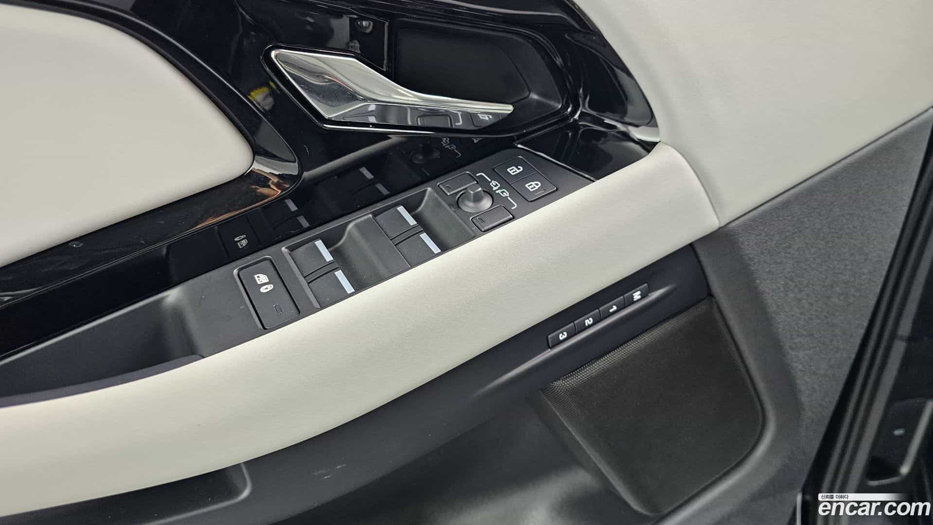 Range Rover Evoque Land Rover 2025.2-OPTION-042