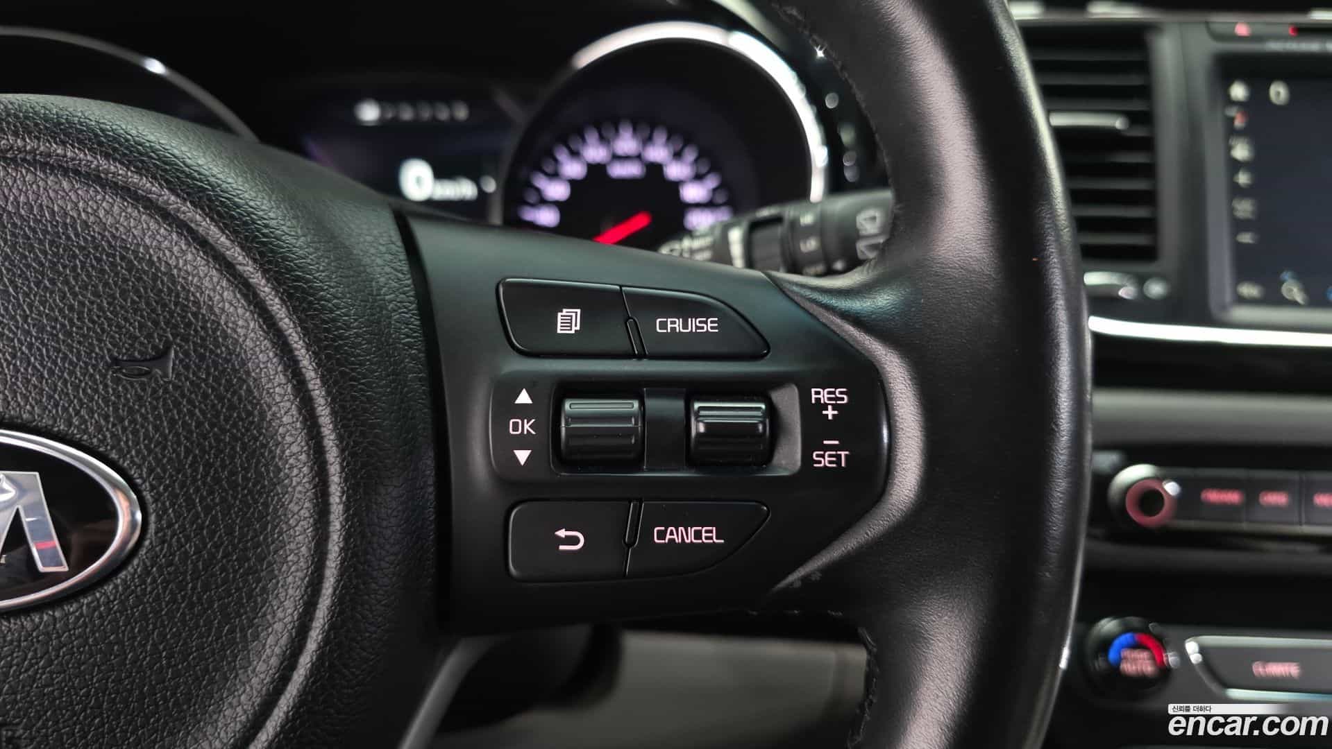 Canival Kia 2015.6-OPTION-020