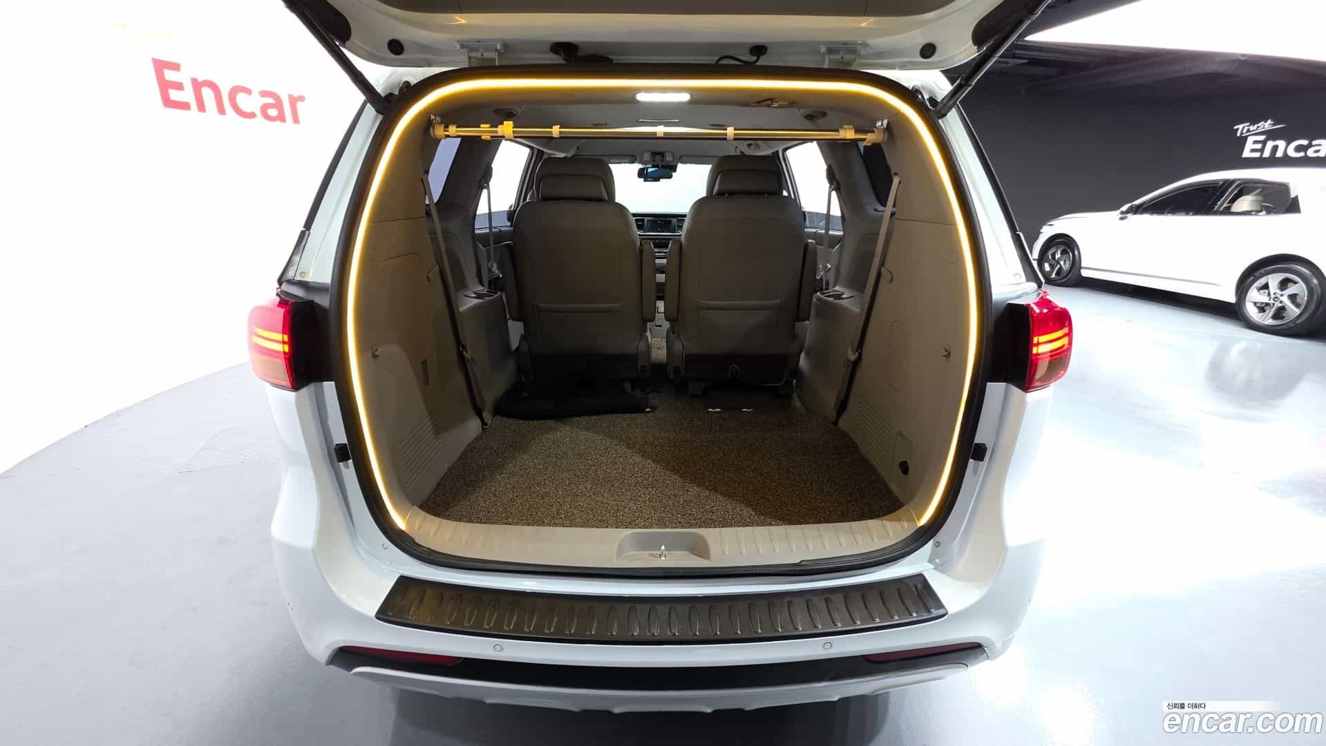 Canival Kia 2015.6-OPTION-022