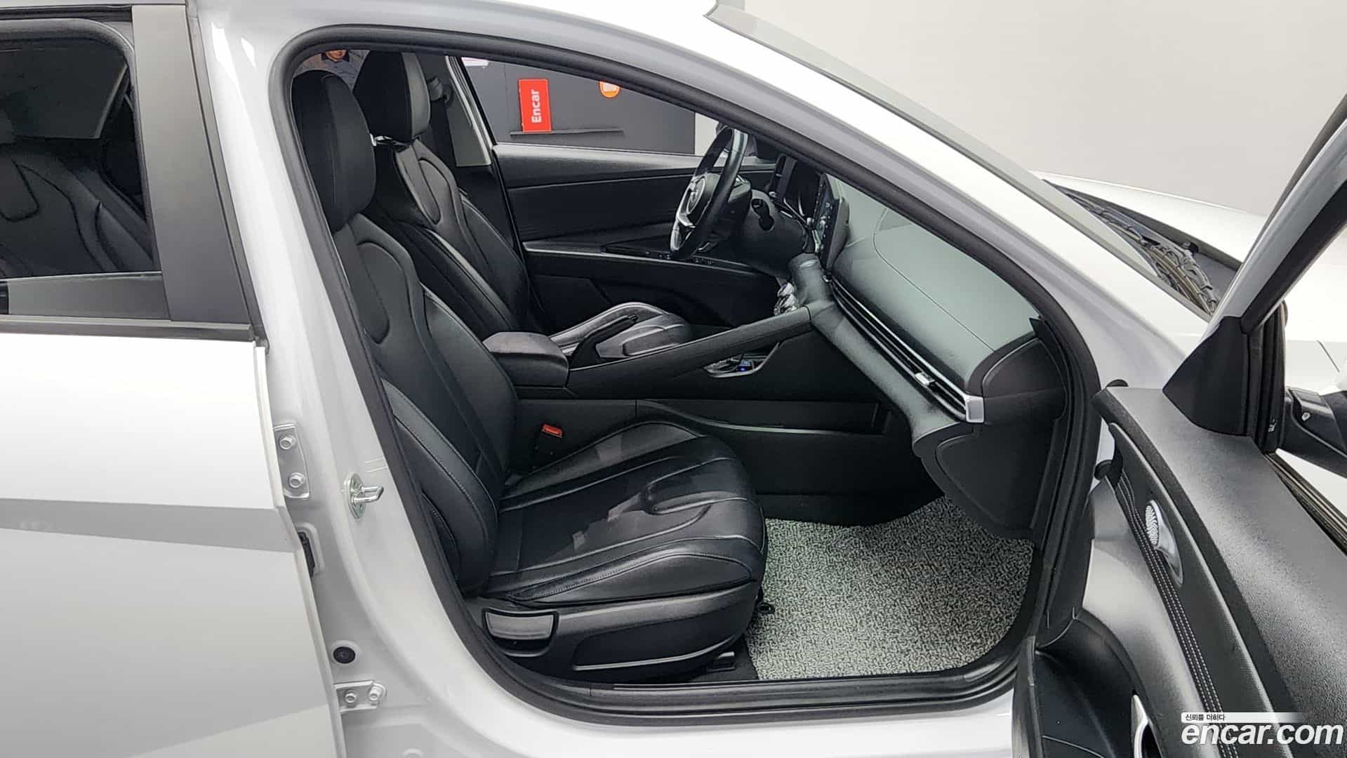 AVANTE Hyundai 2021.3-OPTION-016