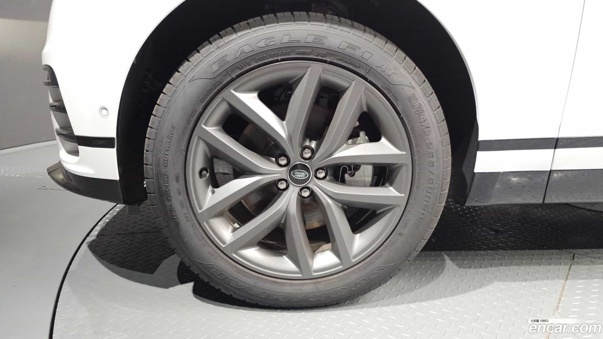 Range Rover Velar Land Rover 2026.2-OUTER-005