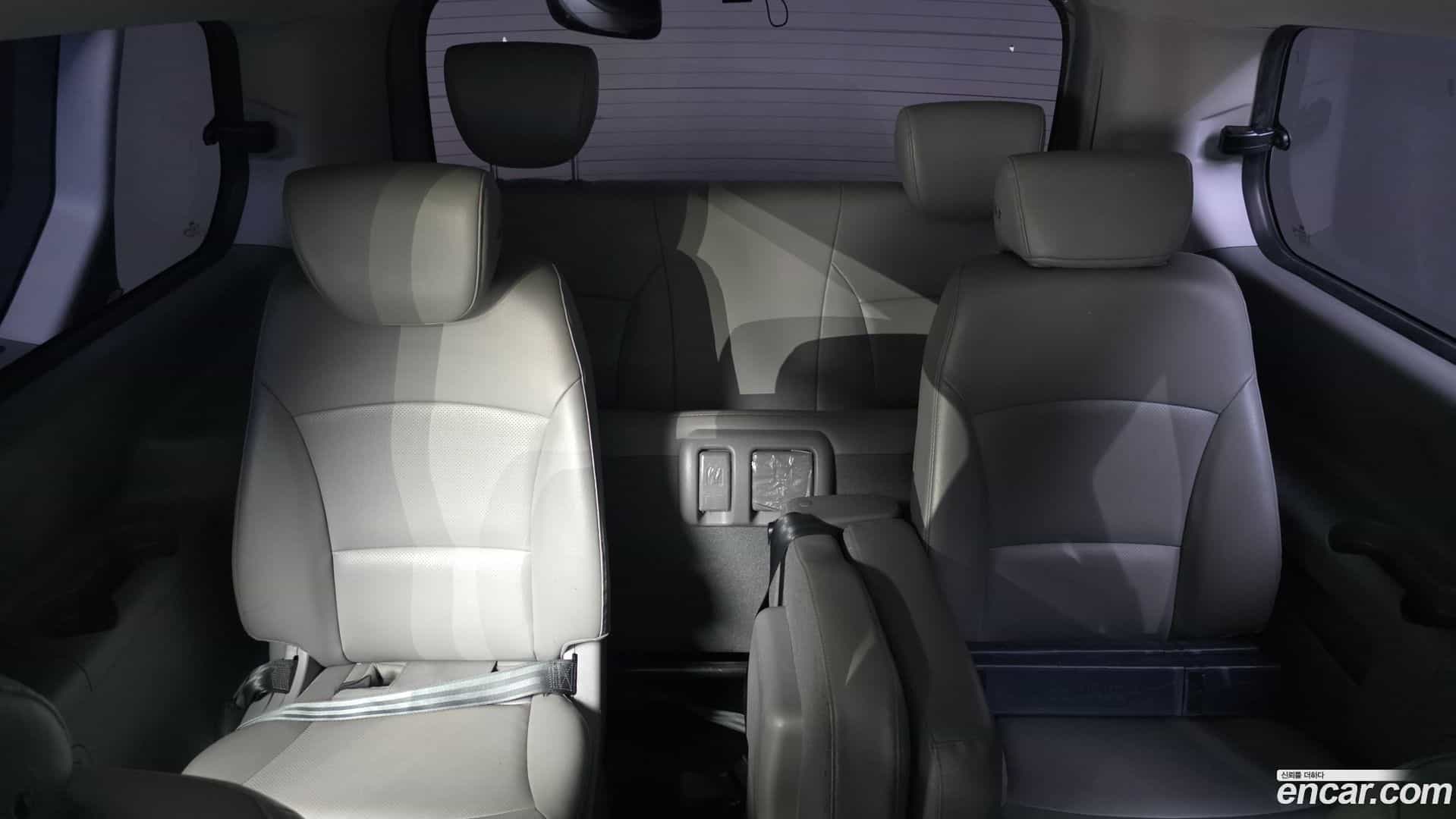 Starex Hyundai 2020.0-OPTION-016