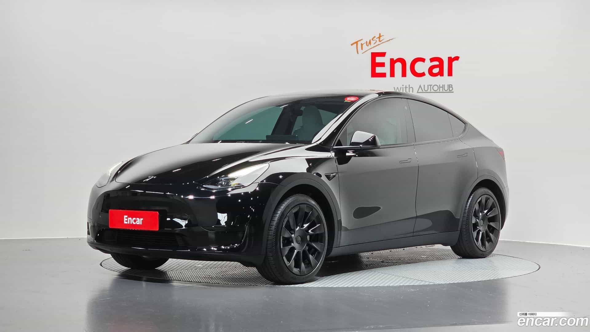 Model Y Tesla 2023.8-OUTER-001