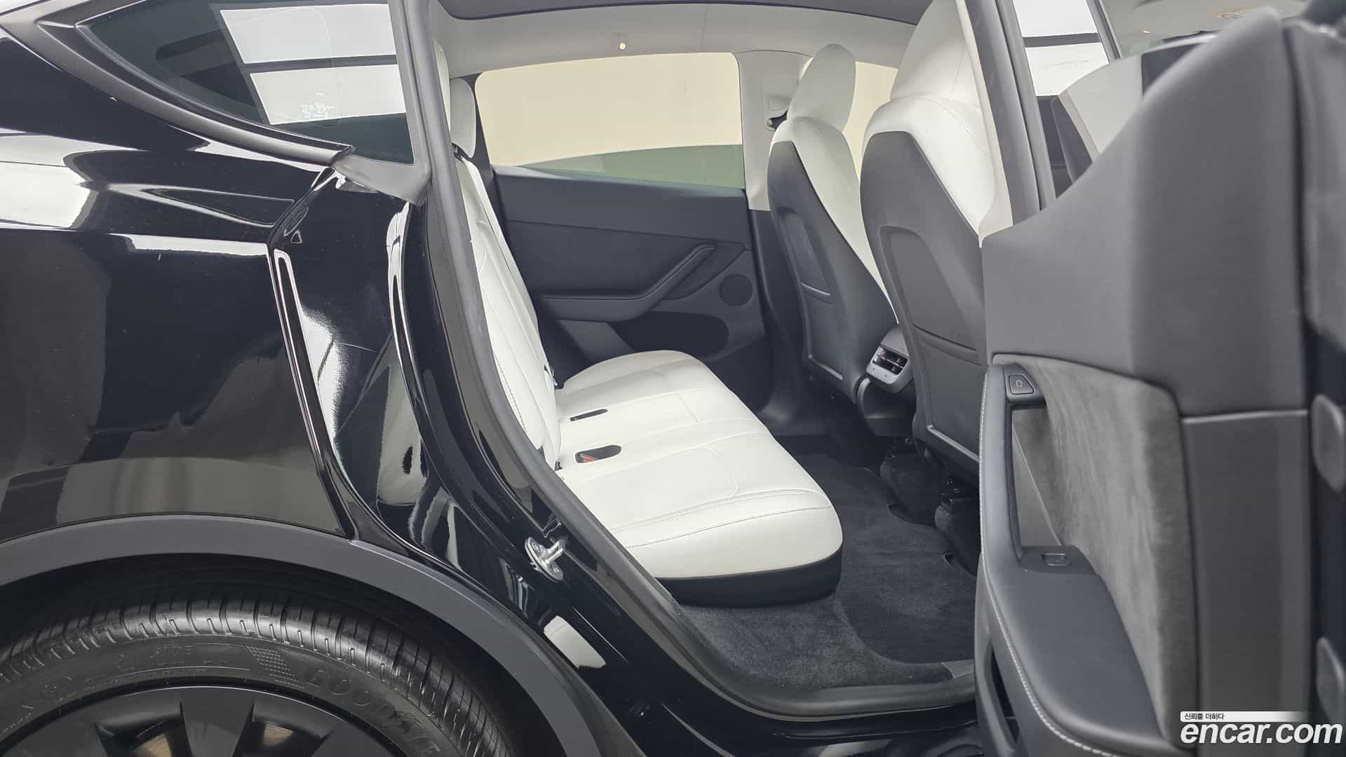 Model Y Tesla 2023.8-OPTION-015