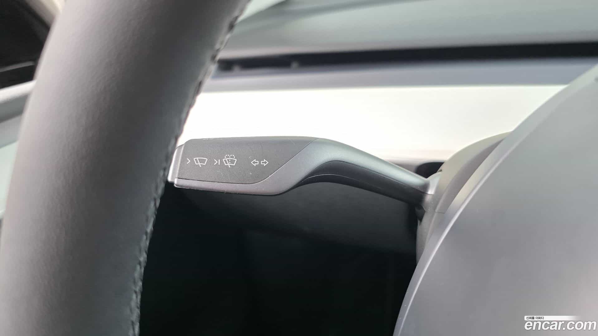 Model Y Tesla 2023.8-OPTION-024