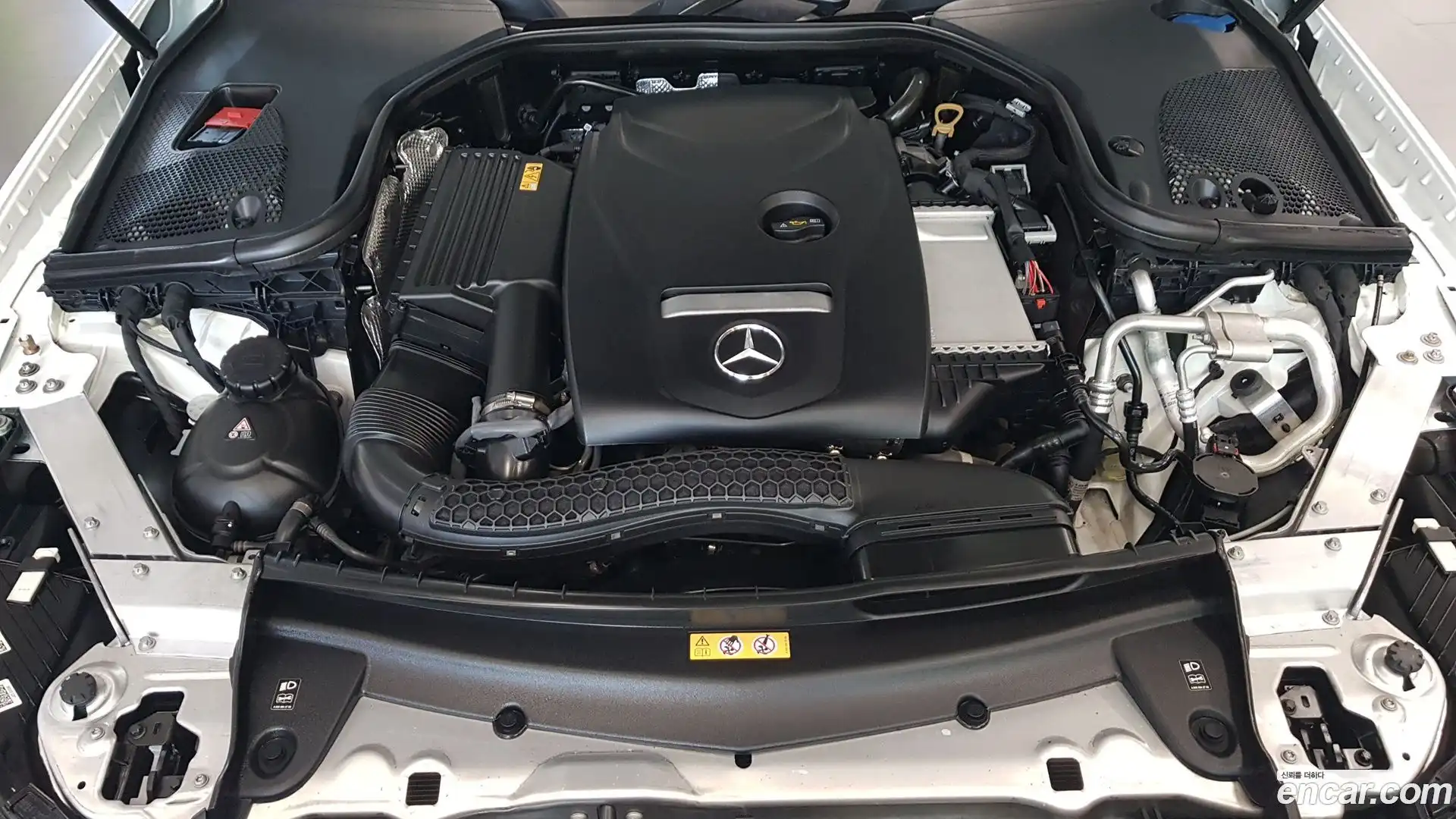 E-Class Mercedes-Benz 2022.4-OUTER-006