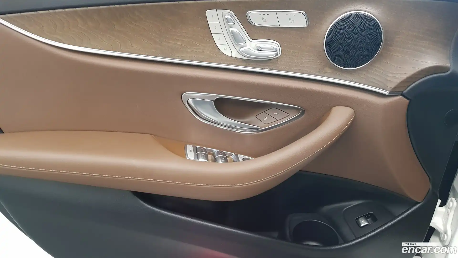 E-Class Mercedes-Benz 2022.4-OPTION-019