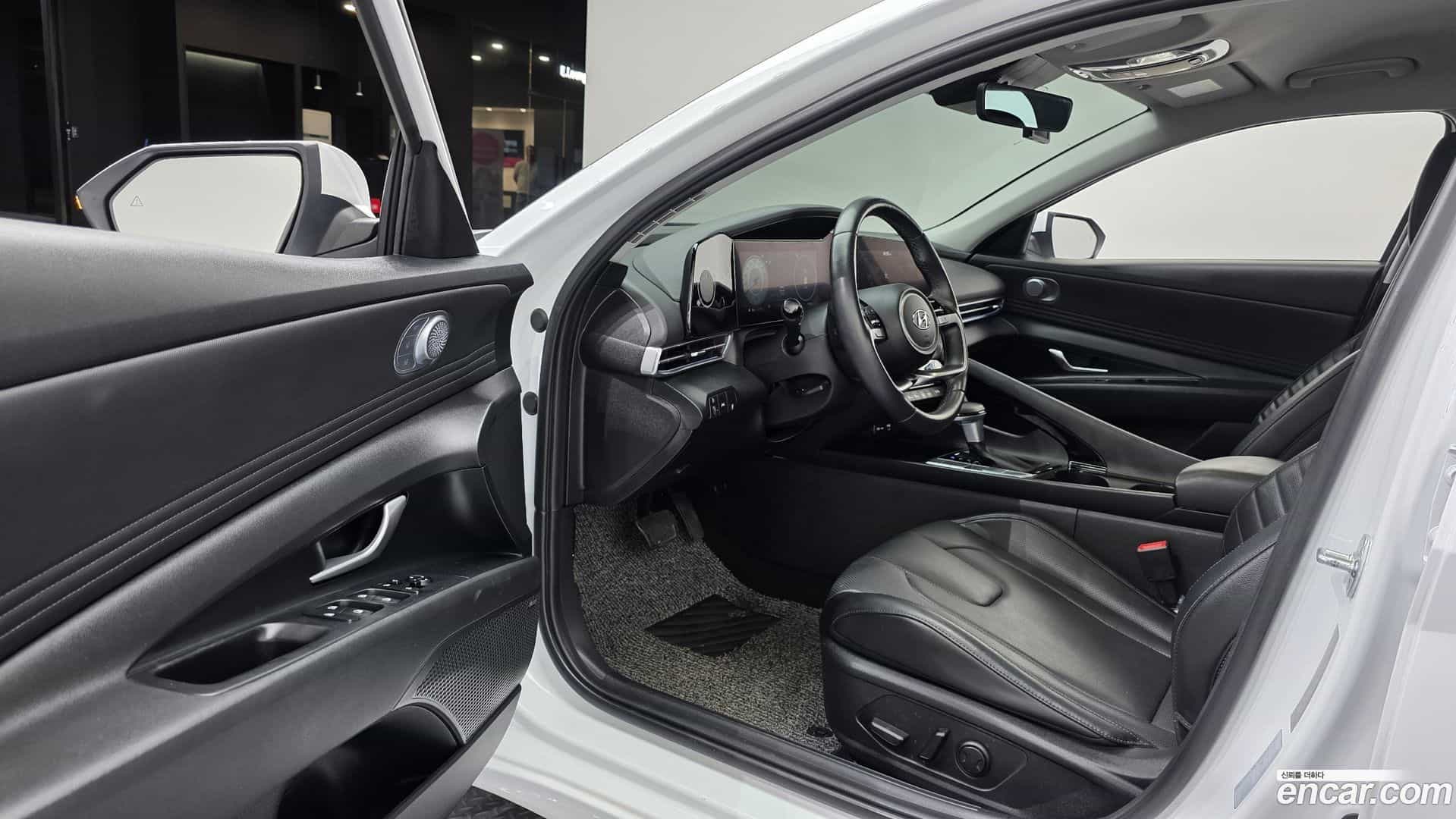 AVANTE Hyundai 2022.10-INNER-010