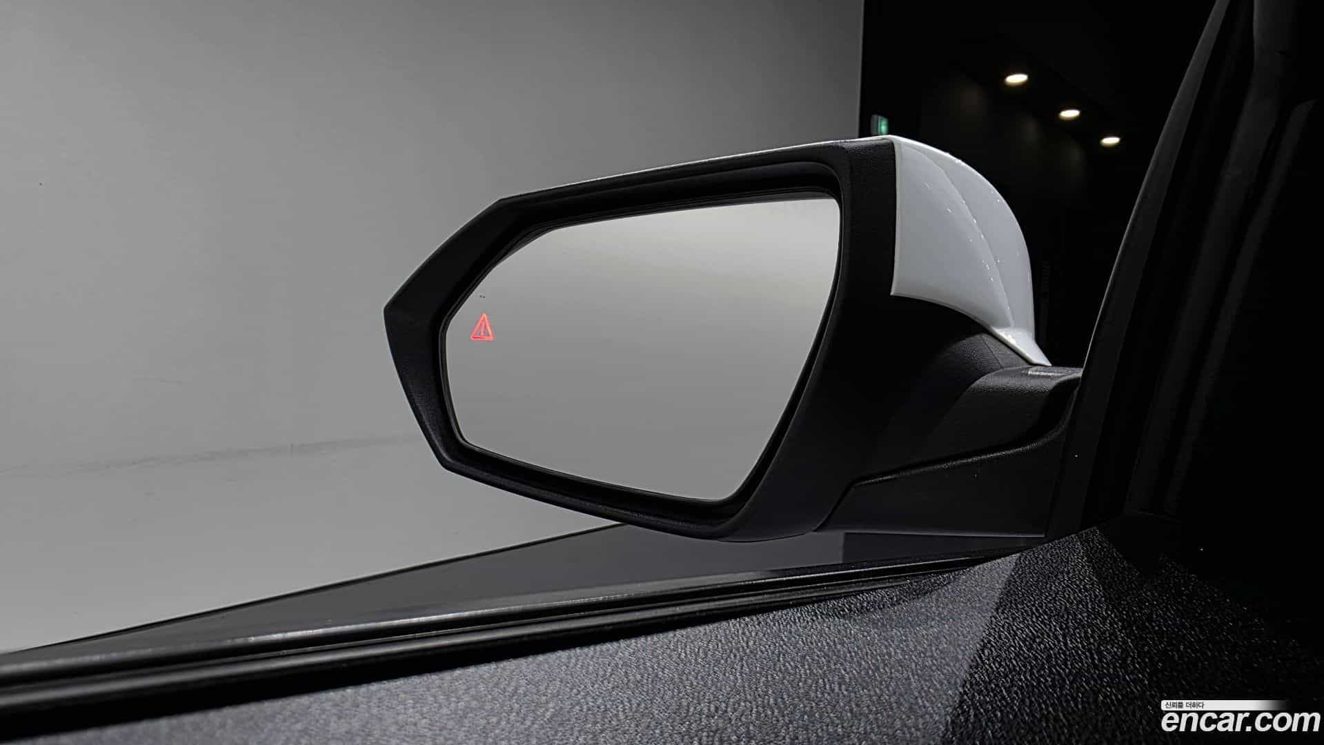 AVANTE Hyundai 2022.10-OPTION-017