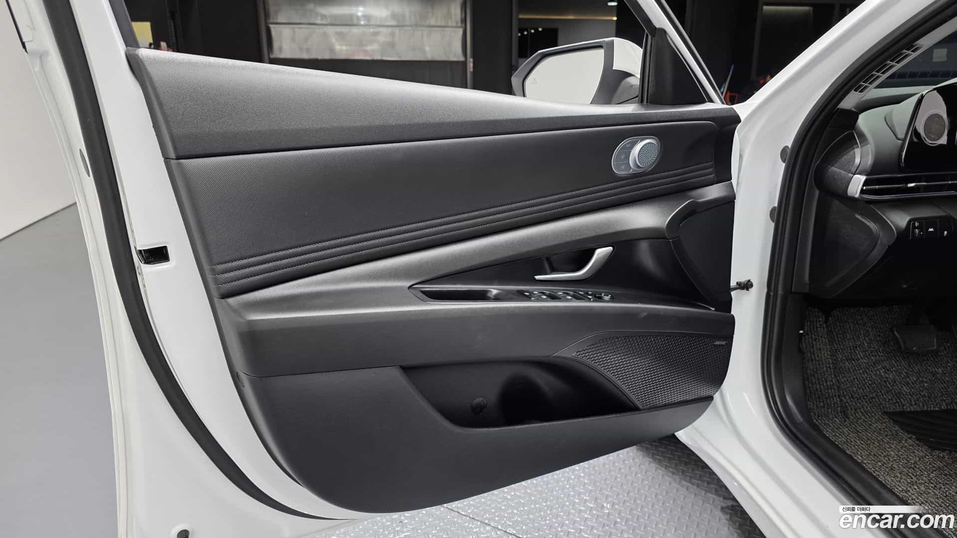 AVANTE Hyundai 2022.10-INNER-034